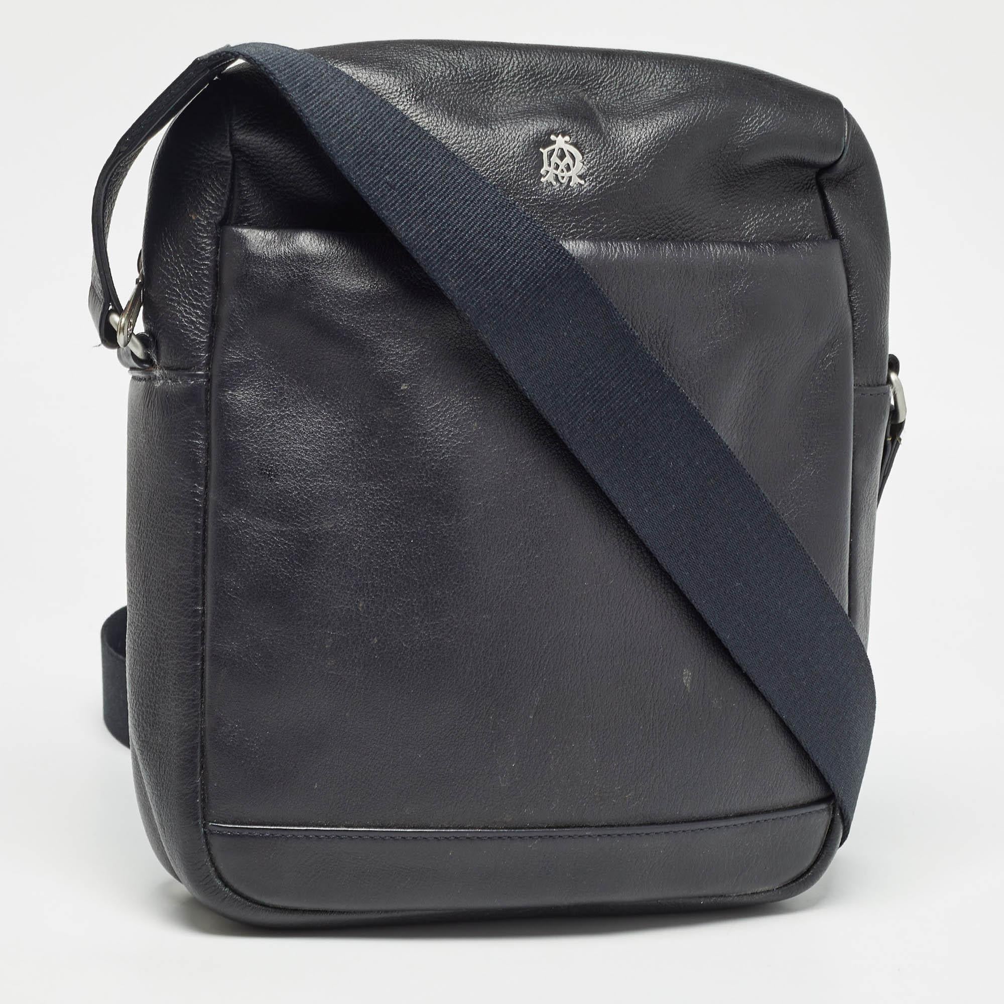 Bolso Mensajero Dunhill Negro Piel con Cremallera en Bueno Estado en Dubai, Al Qouz 2