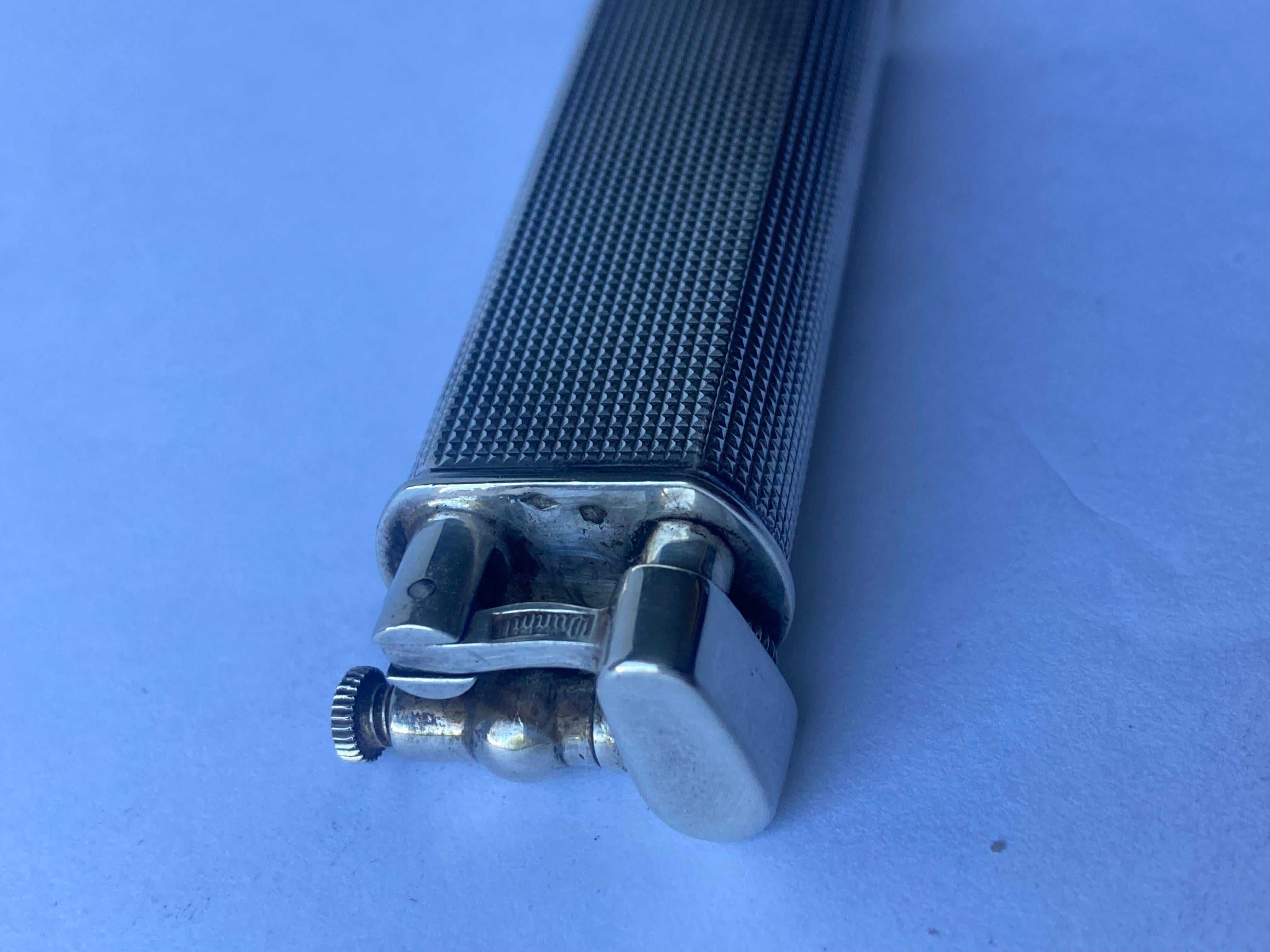 Ferronnerie Dunhill, Butane à gaz «ylph » en argent sterling Briquet mince, motif diamant. en vente