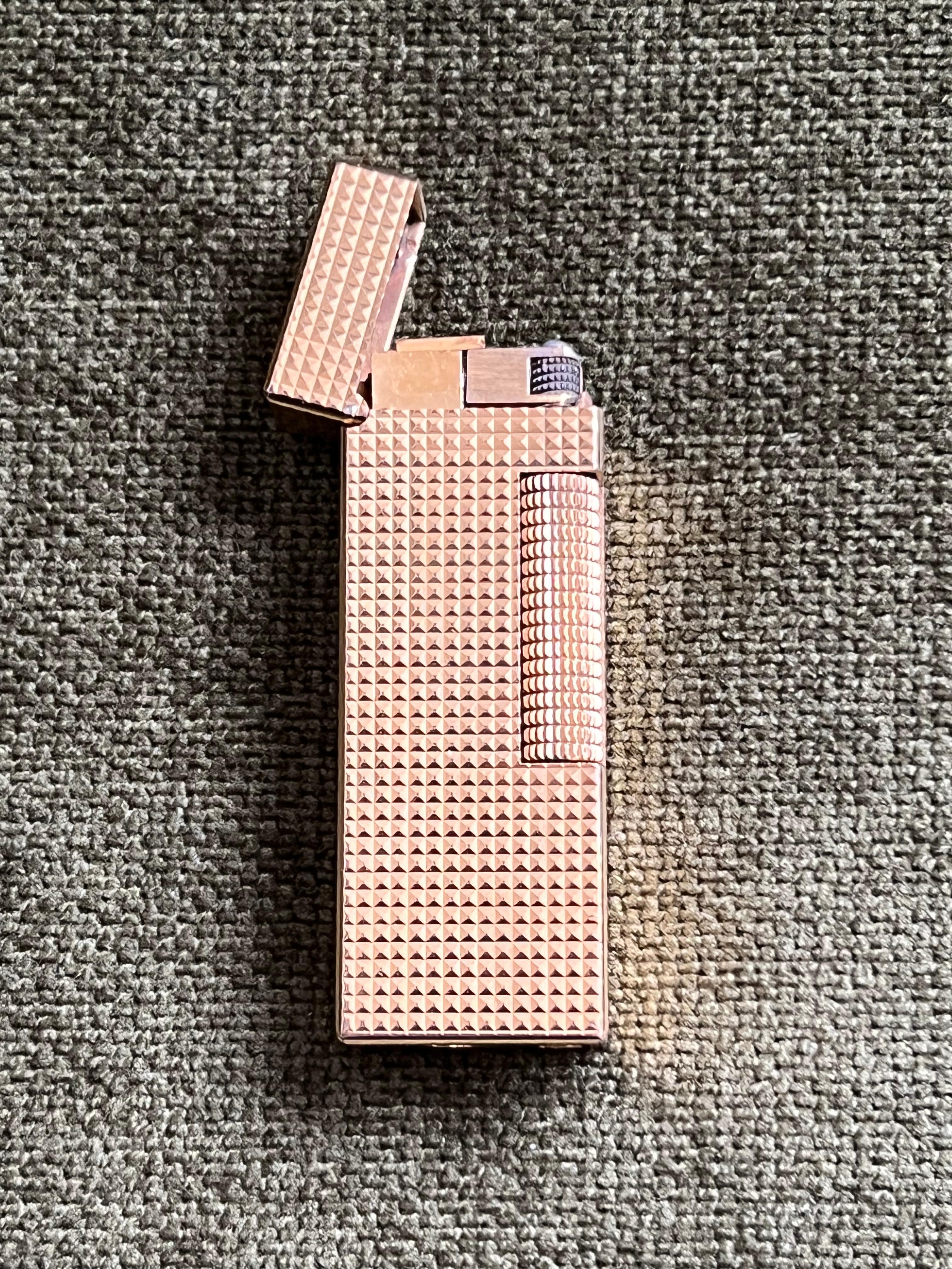 Dunhill “James Bond” Lighter of Choice, Diamond Pattern Gold Plated Lighter For Sale 2