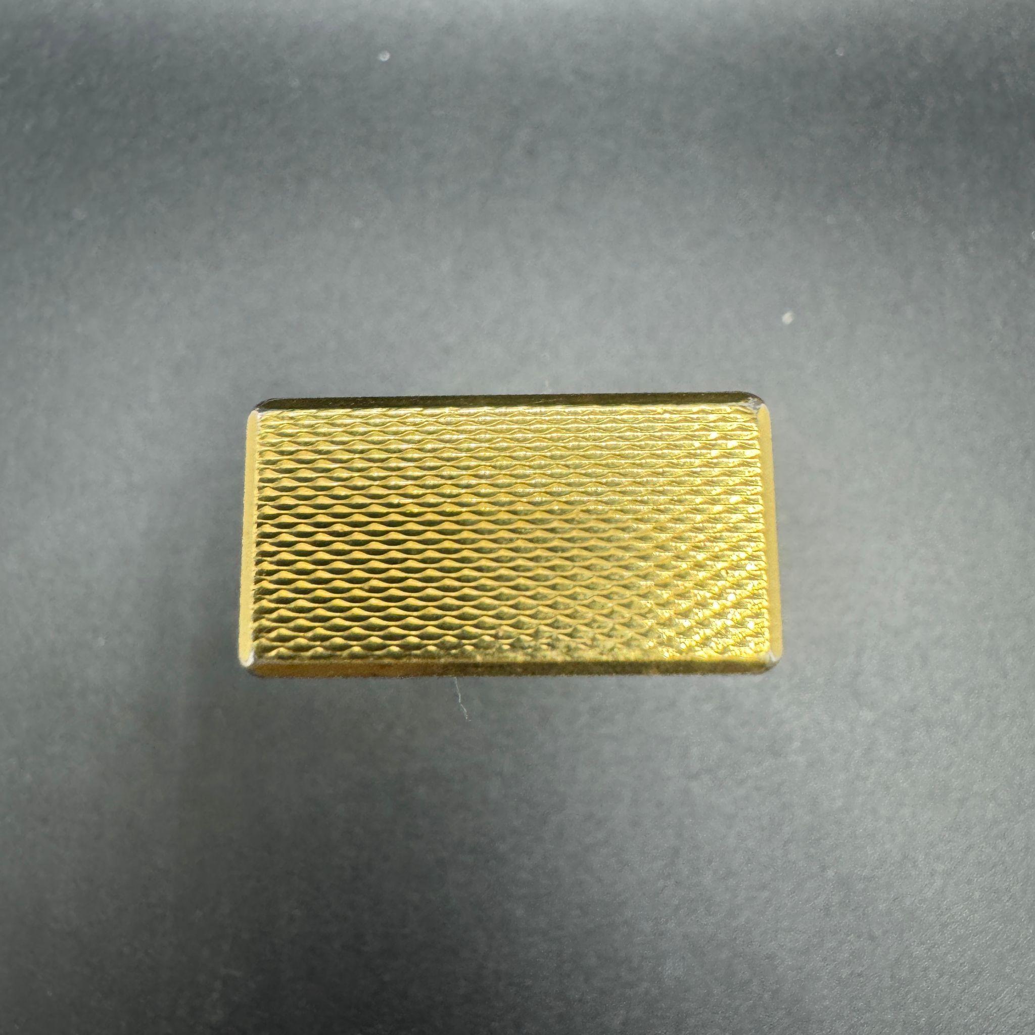 Dunhill “James Bond” Lighter of Choice, Diamond Pattern Gold Plated Lighter For Sale 8