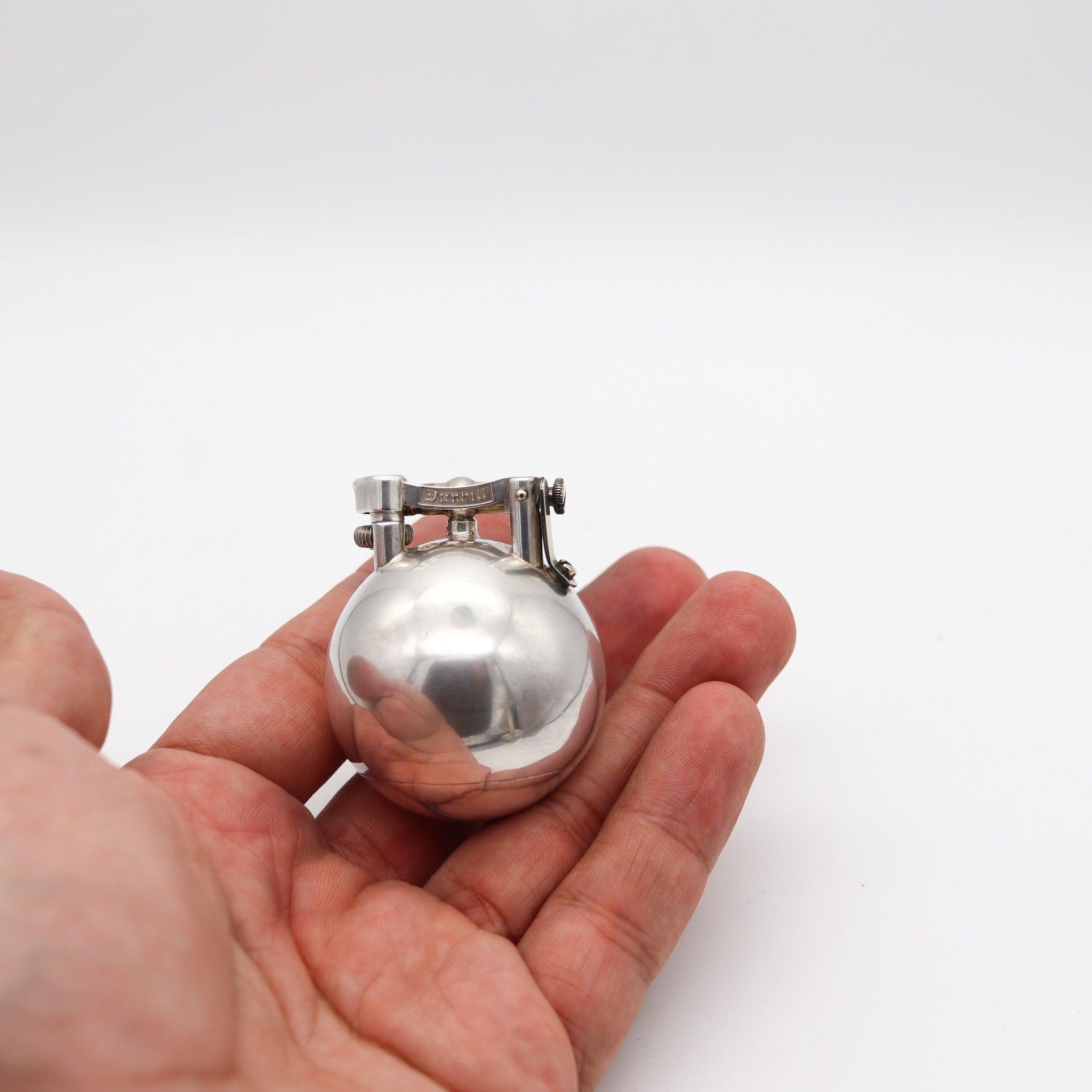 Early 20th Century DUNHILL London 1929 Ball Desk Petrol Lighter In Solid .925 Sterling Silver For Sale