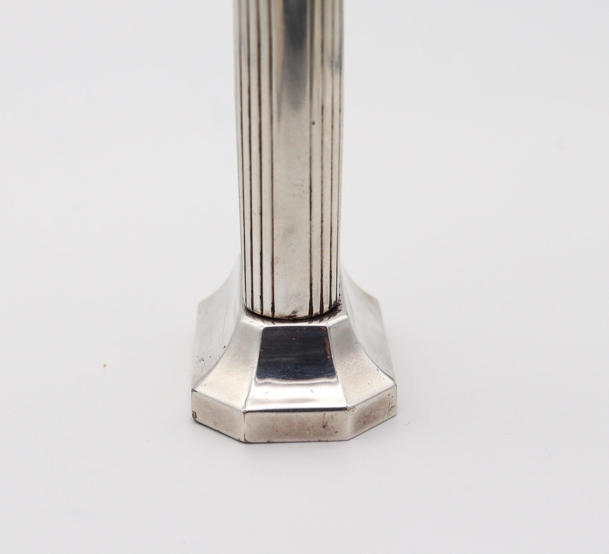 DUNHILL London Art Deco Green & Black Enamel Desk Lighter In 925 Sterling Silver In Excellent Condition For Sale In Miami, FL