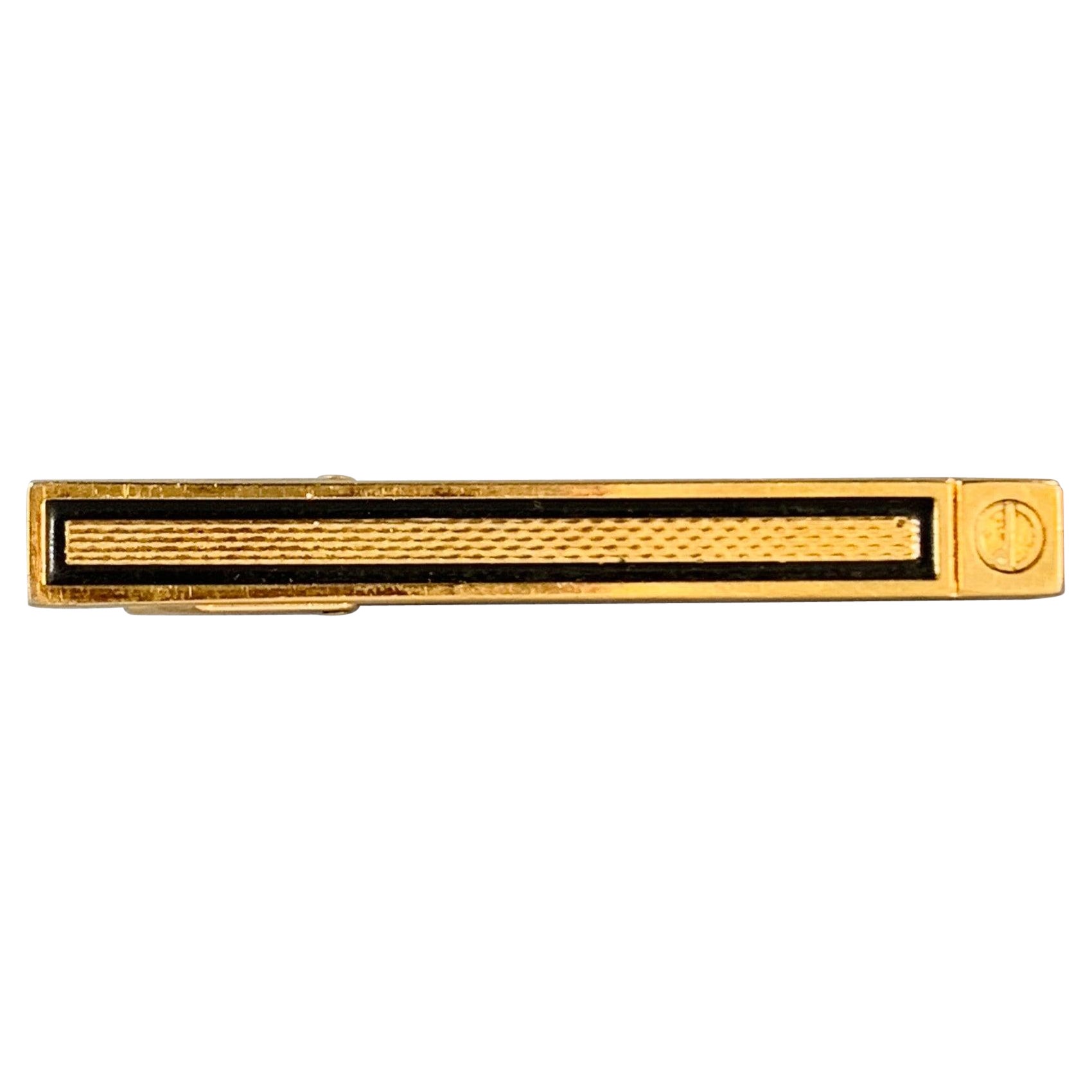 Dunhill Clip de cravate en métal embossé noir et or, taille unique en vente