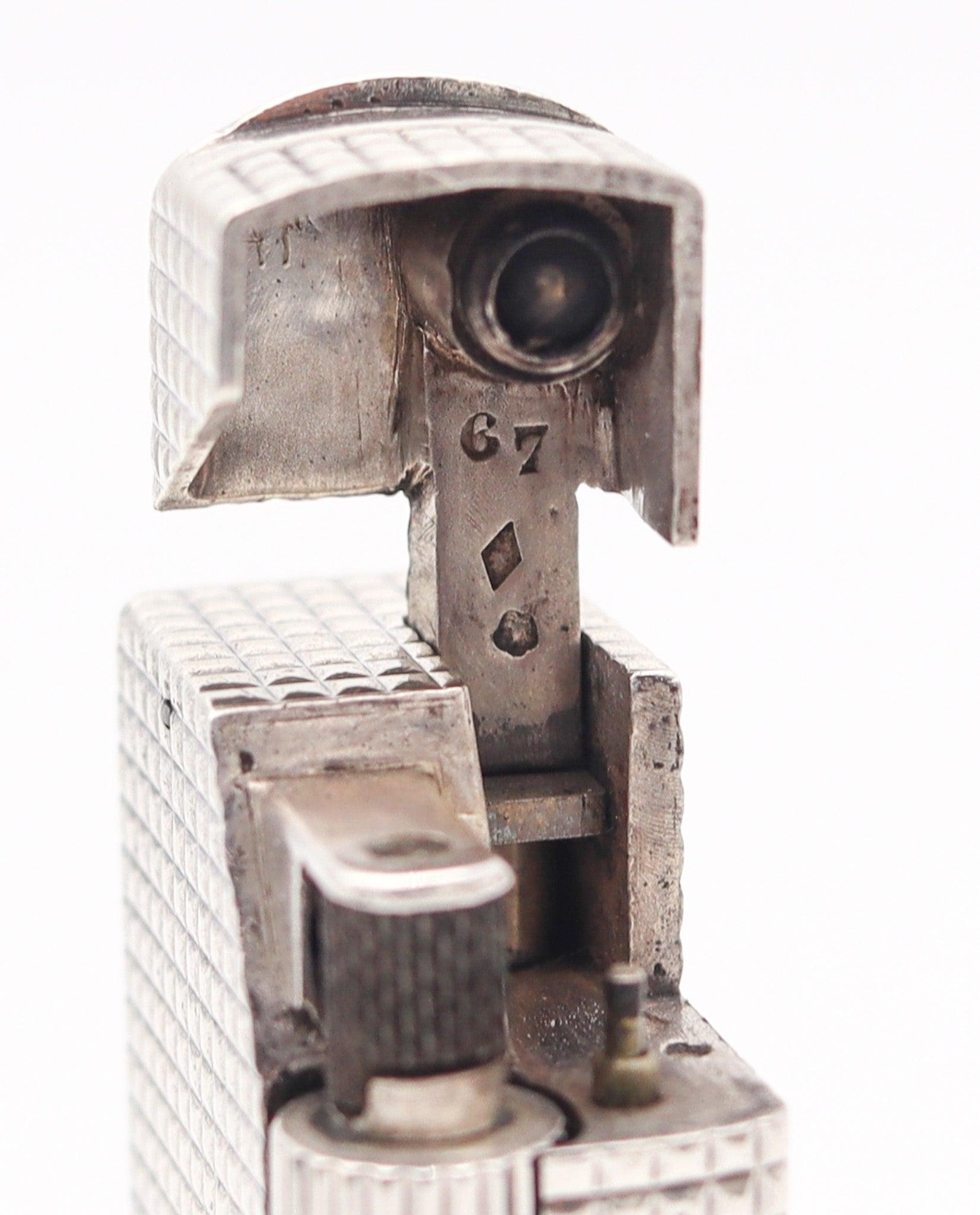 DUNHILL PARIS 1952 Aldunil Rectangular Gas Pocket Lighter In solid .800 Silver In Excellent Condition For Sale In Miami, FL