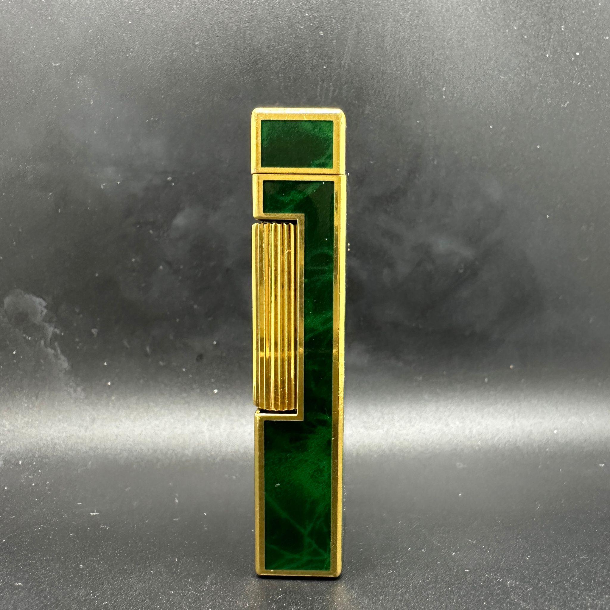 Vintage Dunhill Rare Green Marble Lacquer & Gold Plated Roller Lighter  In Excellent Condition In New York, NY