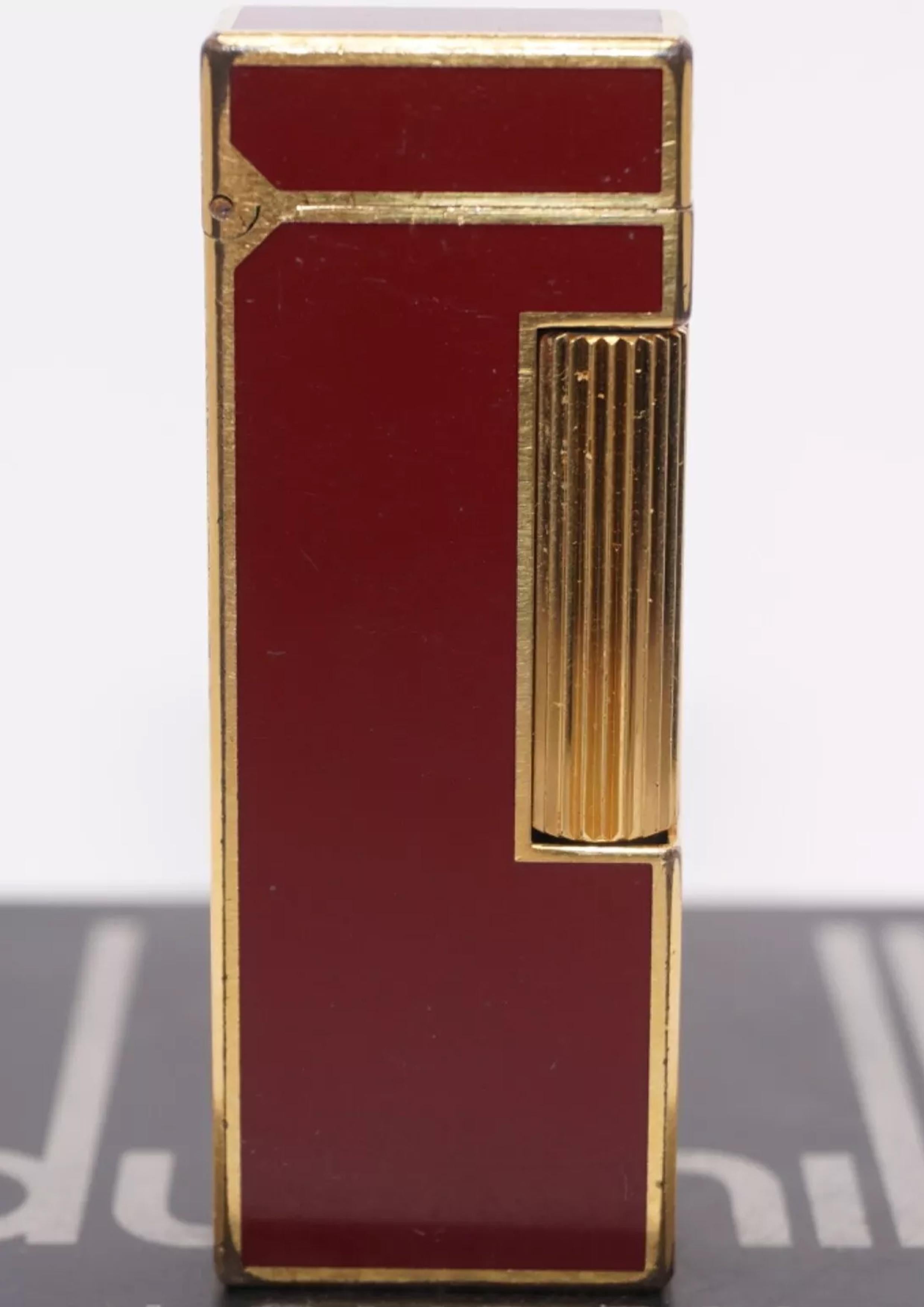 Dunhill 18 Carat Gold Plated Red Lacquered Rollagas Classic Cigarette Lighter For Sale 2