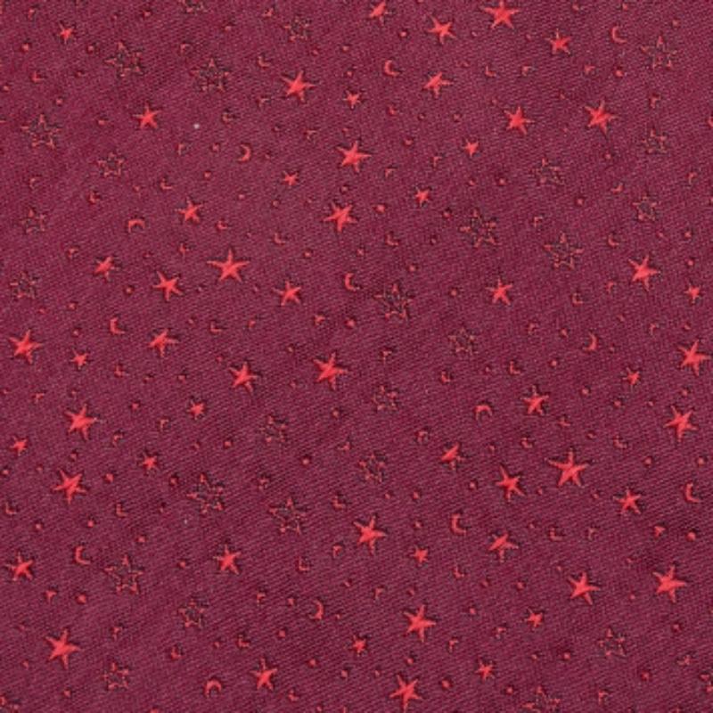 Enhance your outfit with this stunning tie from the House of Dunhill. It is tailored using red star-patterned silk jacquard fabric and features a width of 10 cm. Complete your style with sophistication as you wear this tie.