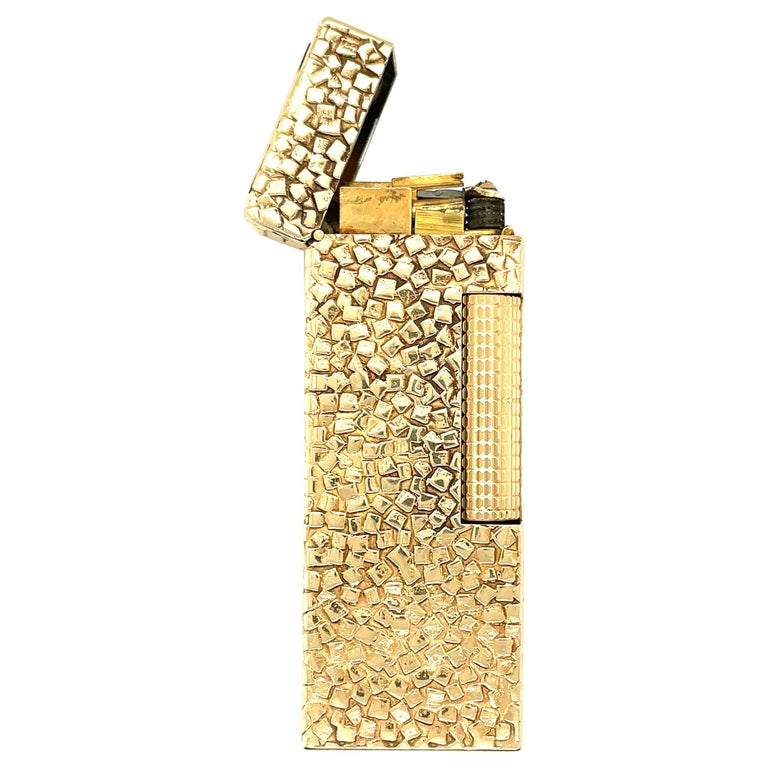 Dunhill Rollagas 14K Yellow Gold Hammered Nugget Solid Gold Lighter For Sale at 1stDibs