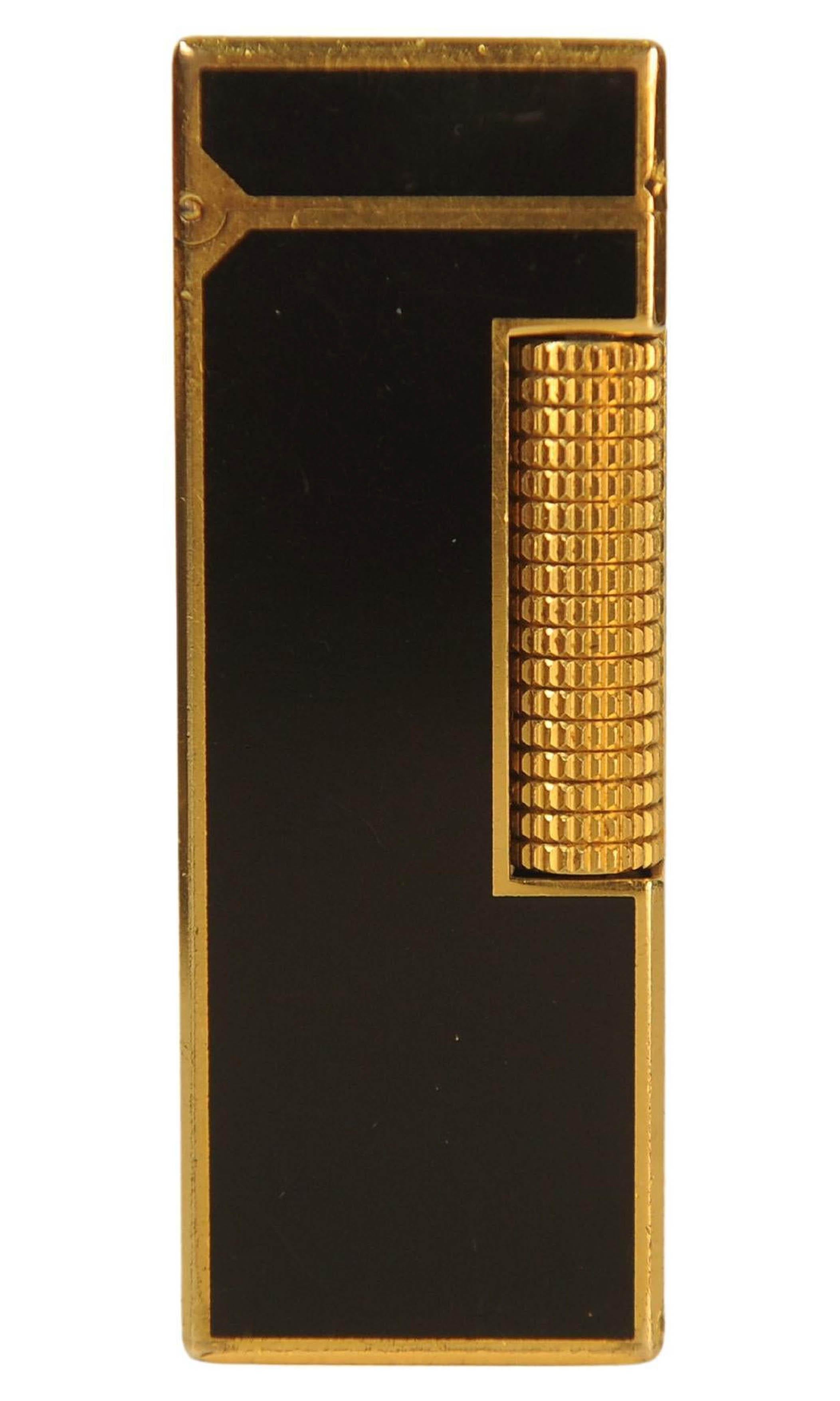 Dunhill Rollagas Black Lacquer De Chine Cigarette Lighter With Dunhill Box en vente 3