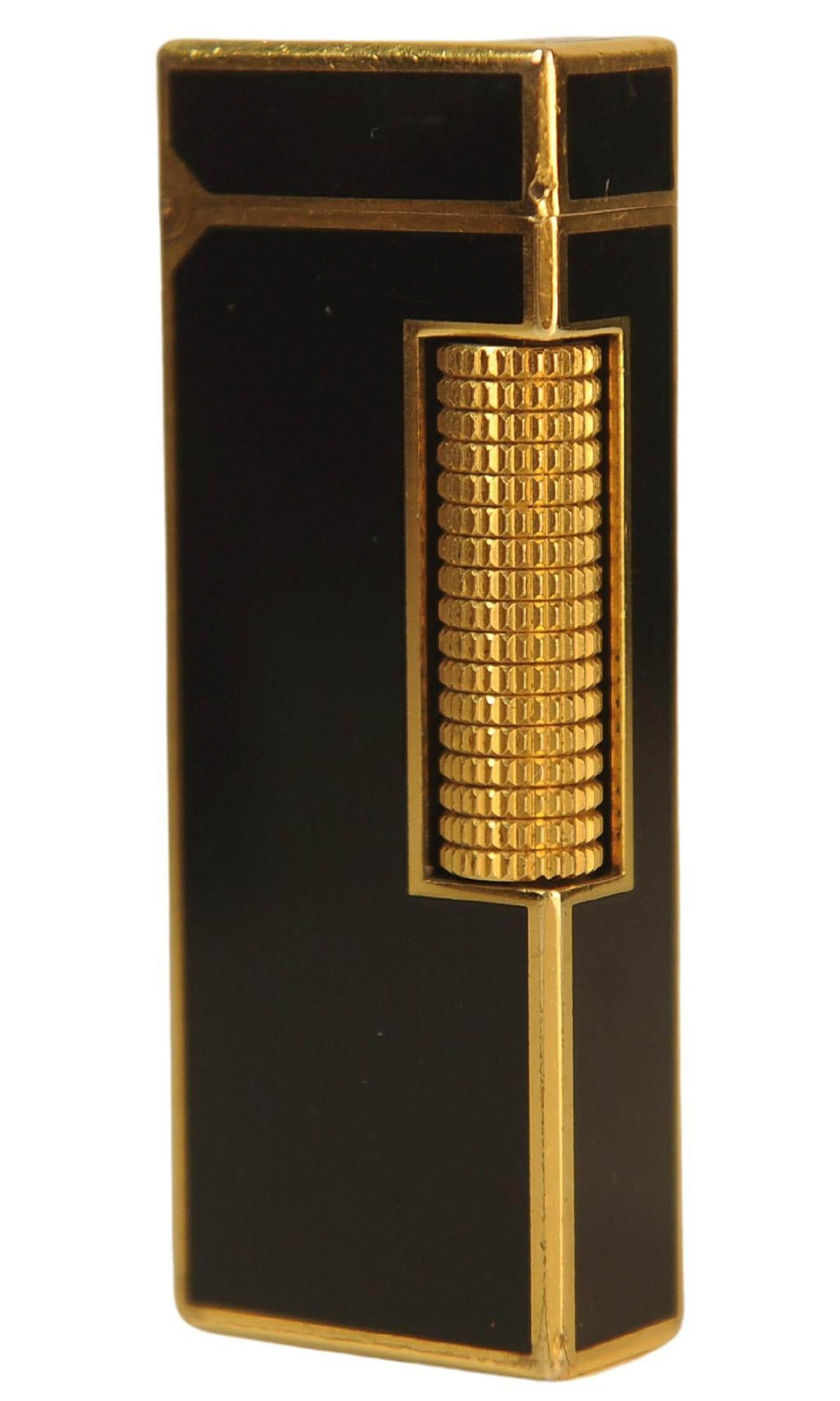 Dunhill Rollagas Black Lacquer De Chine Cigarette Lighter With Dunhill Box en vente 4
