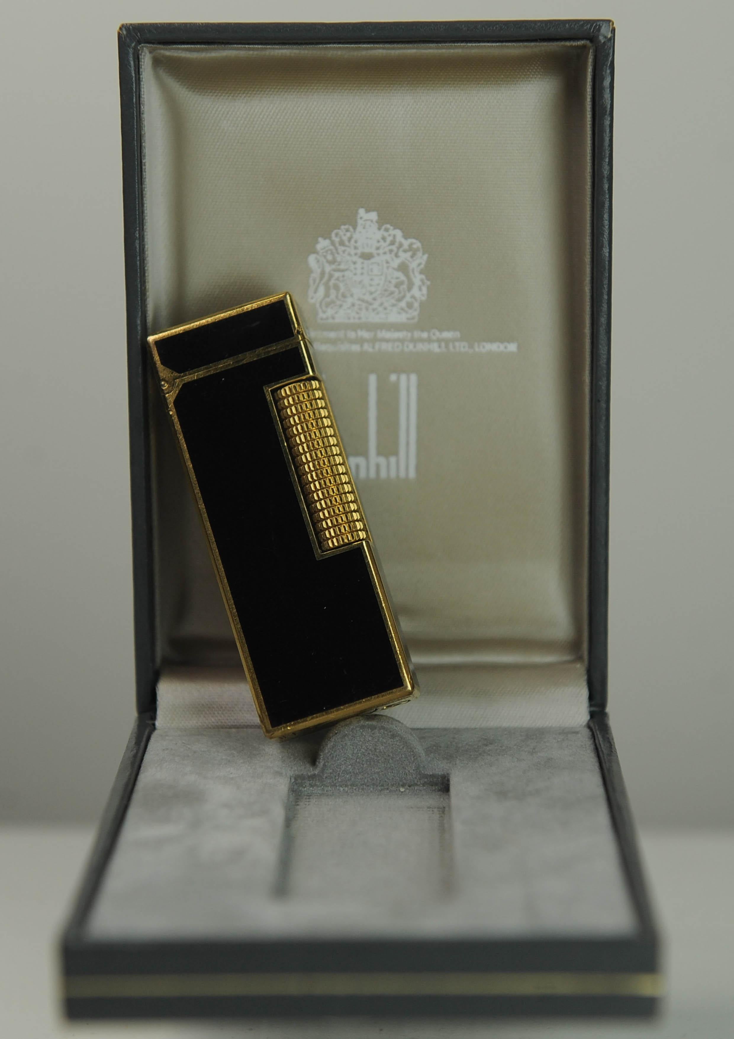 Dunhill Rollagas Black Lacquer De Chine Cigarette Lighter With Dunhill Box en vente 5