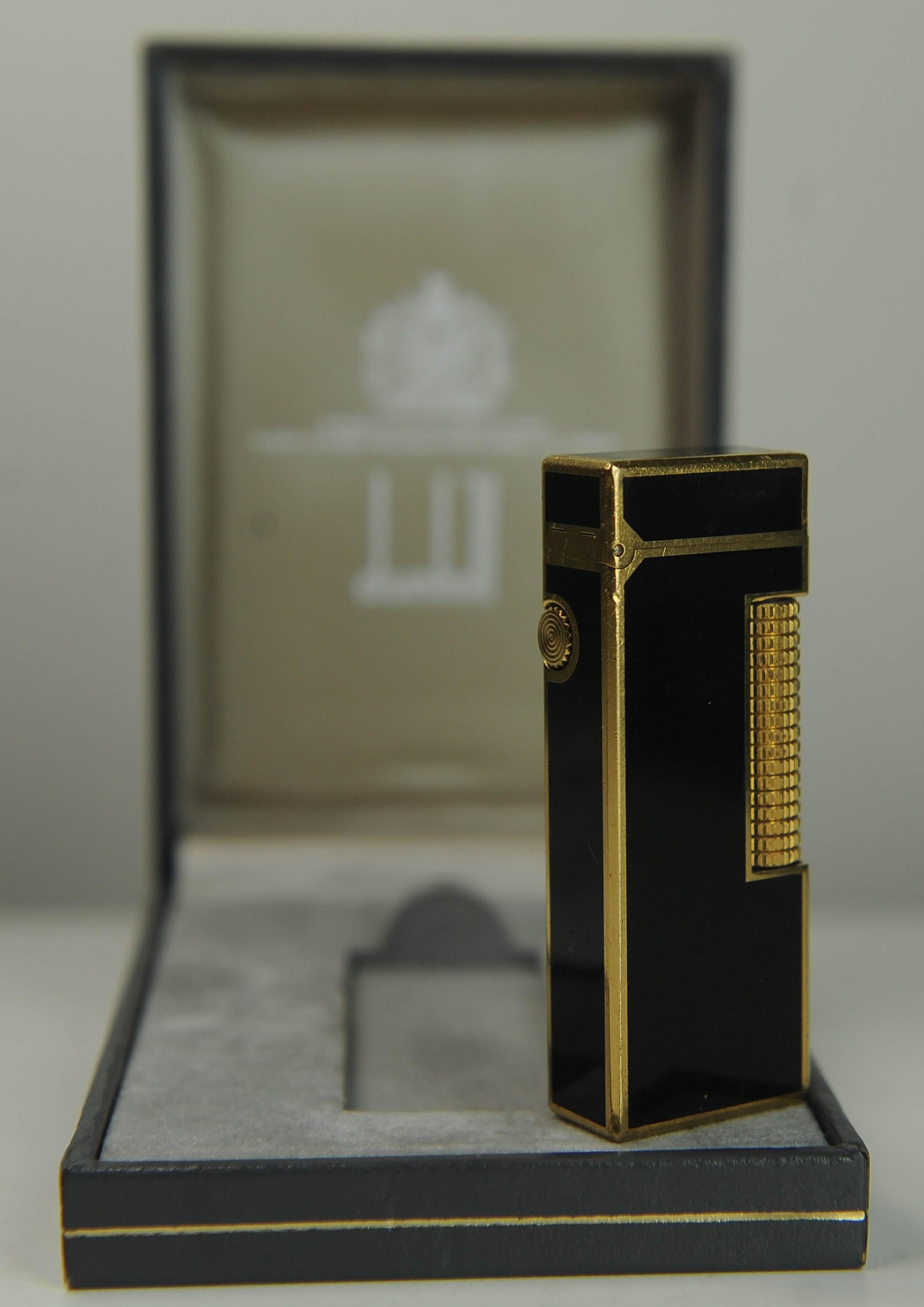Dunhill Rollagas Black Lacquer De Chine Cigarette Lighter With Dunhill Box en vente 6