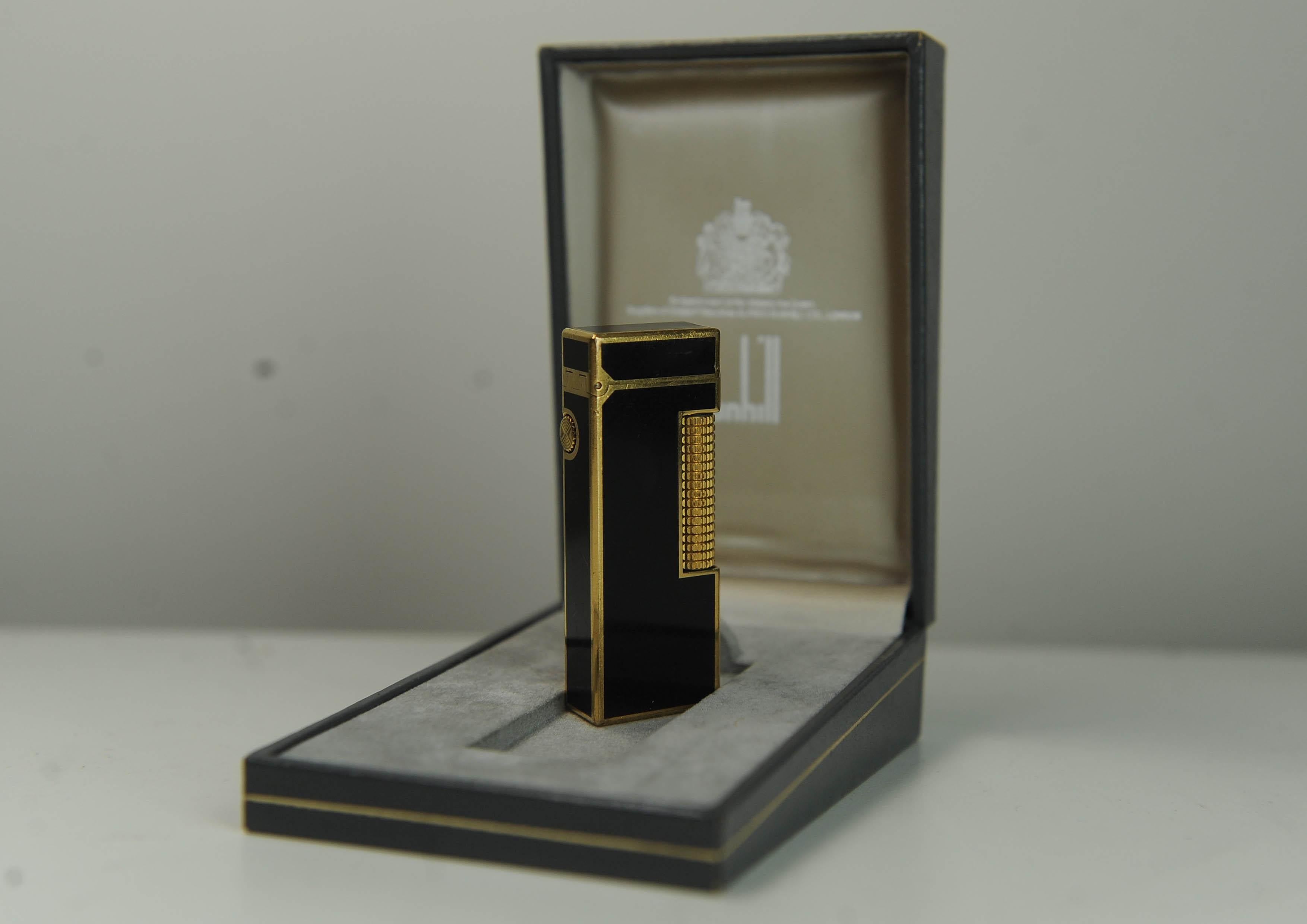 Dunhill Rollagas Black Lacquer De Chine Cigarette Lighter With Dunhill Box en vente 8