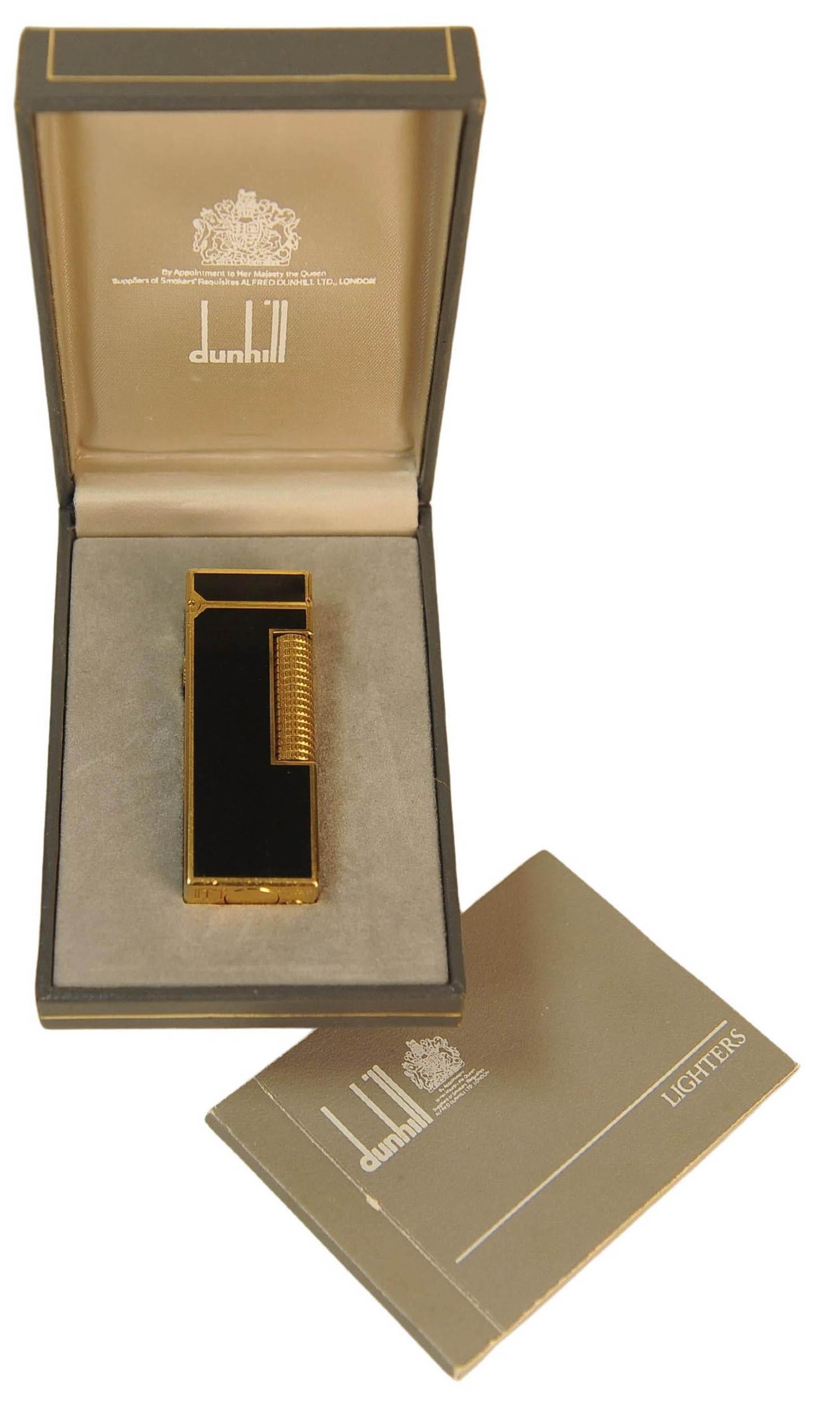 Laqué Dunhill Rollagas Black Lacquer De Chine Cigarette Lighter With Dunhill Box en vente