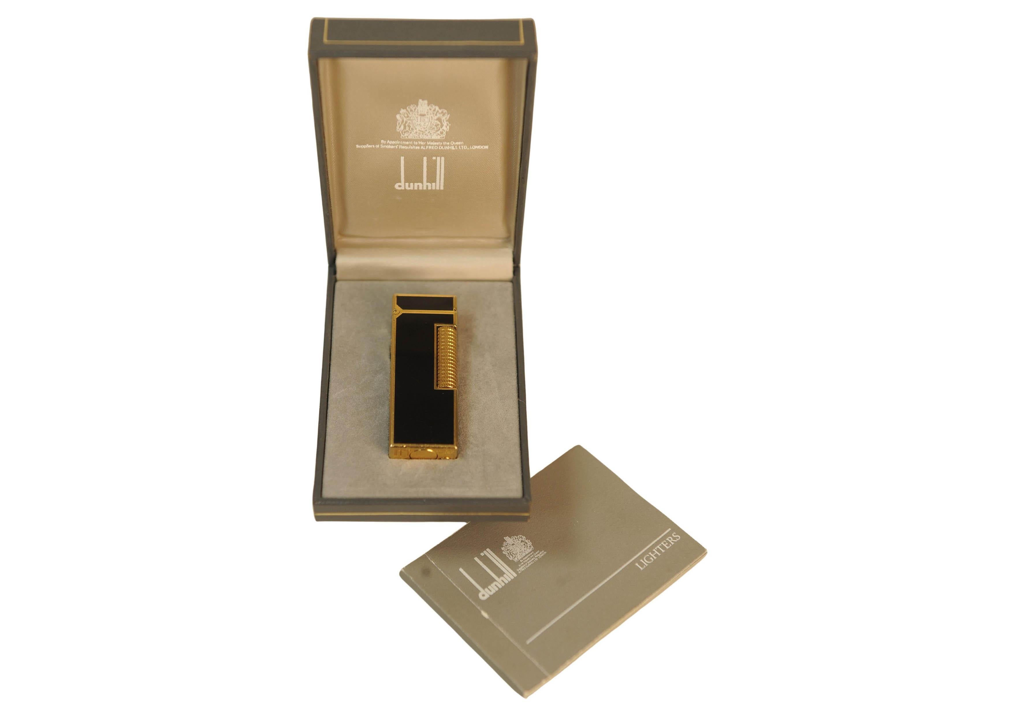 Dunhill Rollagas Black Lacquer De Chine Cigarette Lighter With Dunhill Box Bon état - En vente à Reading, Berkshire