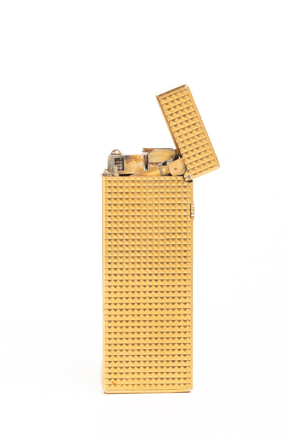 Dunhill Rollagas Lighter Gold Plated Diamond Pattern In Good Condition In Portland, England