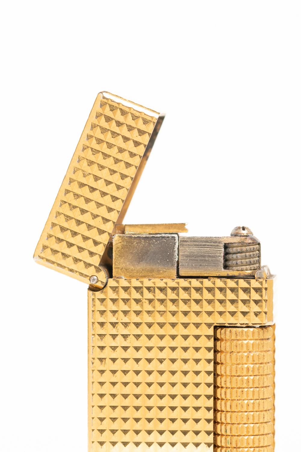 Women's or Men's Dunhill Rollagas Lighter Gold Plated Diamond Pattern