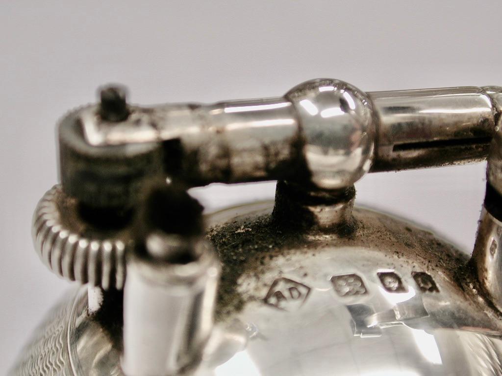 Dunhill Silberne gedrechselte Kugelleuchte, datiert 1929, Londoner Prüfstand 3