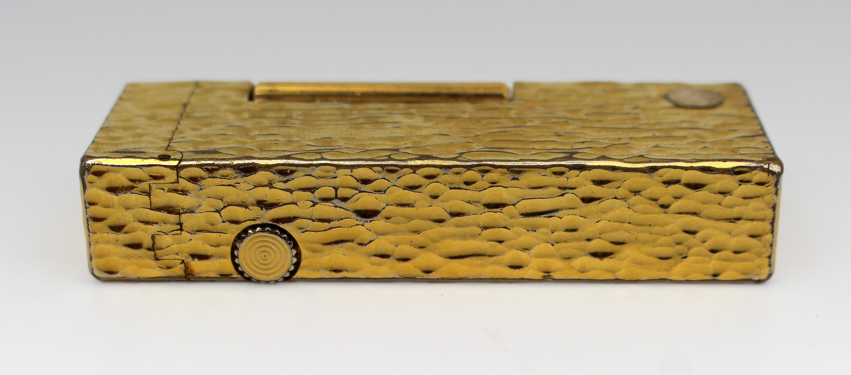 Dunhill Swiss-Made Gold-Plated “Bark” Finish Lighter, c.1965 In Good Condition For Sale In Worcester, GB