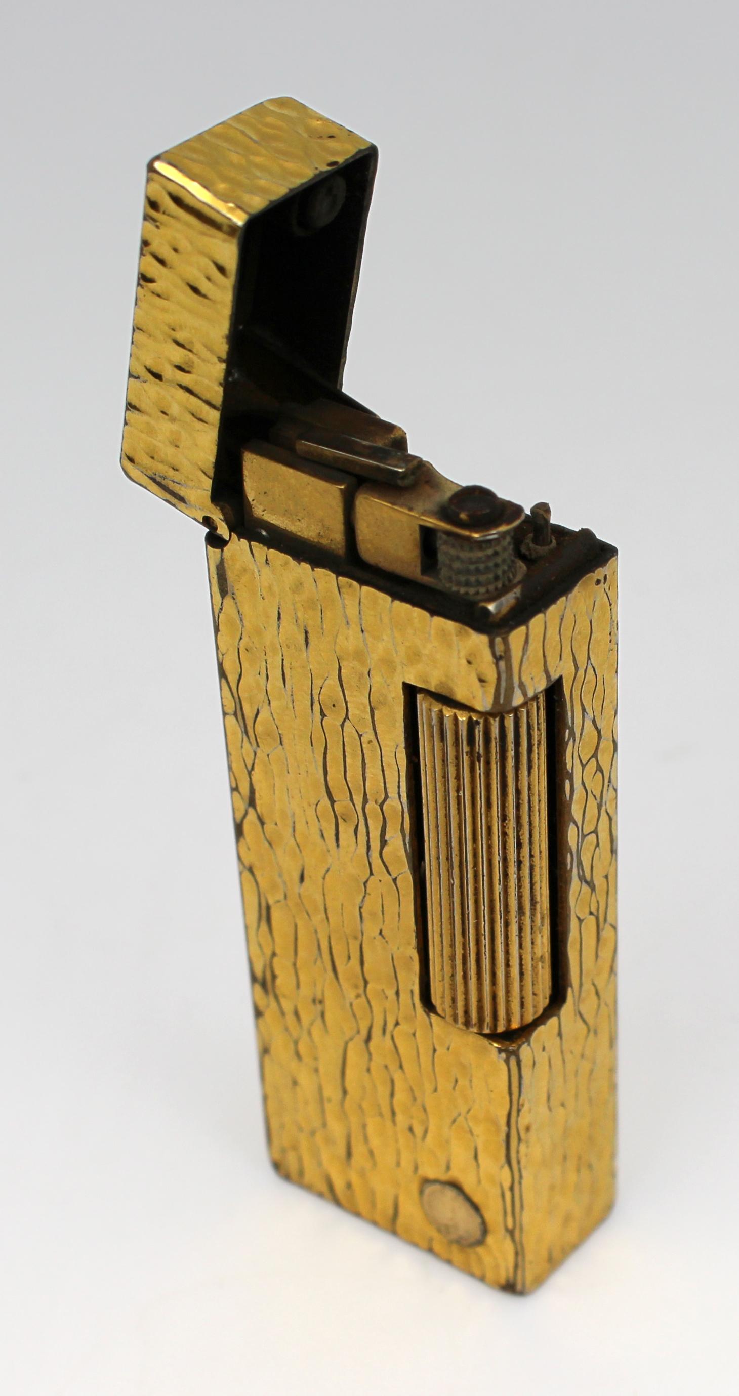 Dunhill Swiss-Made Gold-Plated “Bark” Finish Lighter, c.1965 For Sale 1
