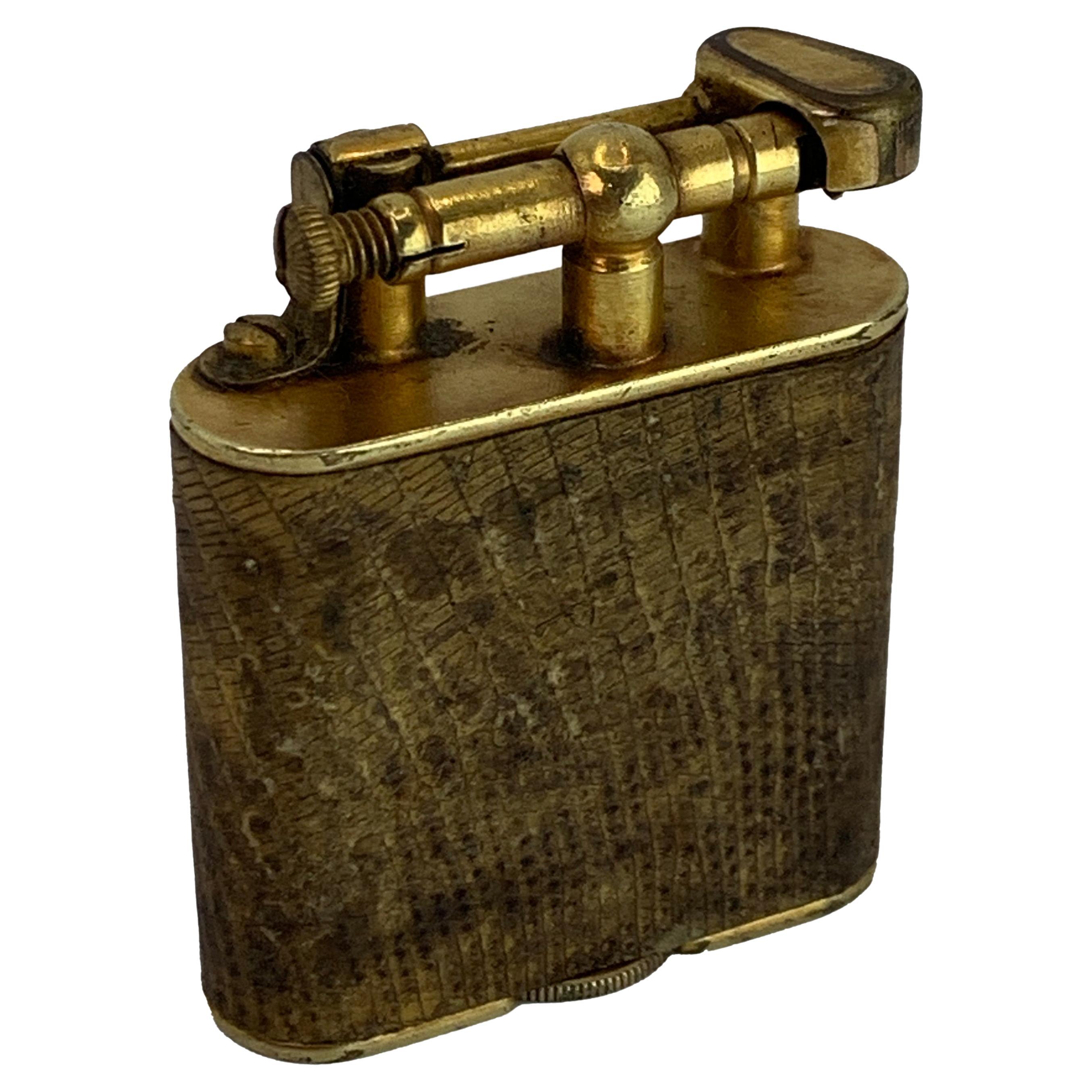 Dunhill Unique Liftarm Iconic Petrol Cigarette Lighter With Crocodile Skin (en anglais)