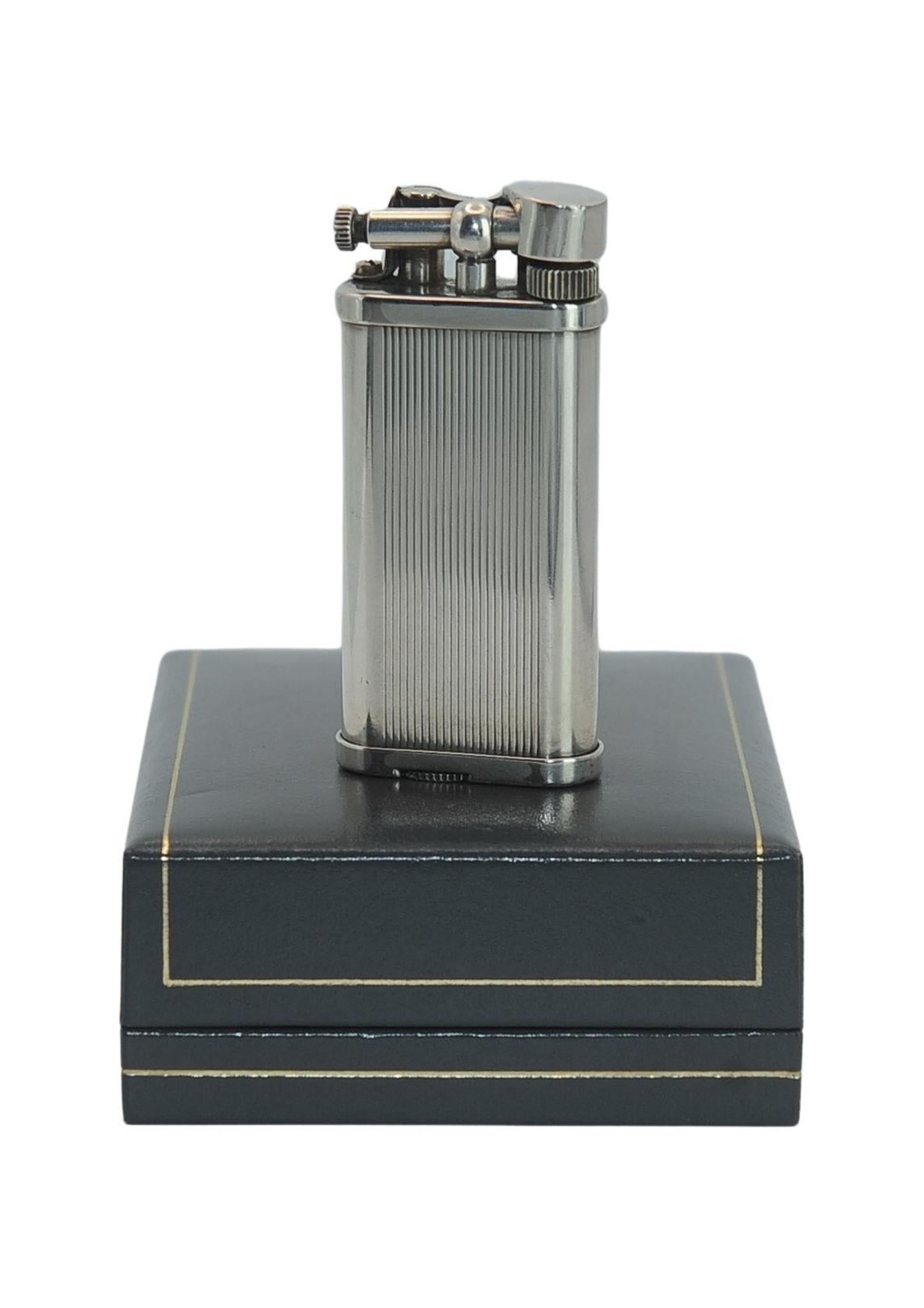 XX secolo Dunhill Unique Silver Plated Lift Arm Cigarette Lighter With Dunhill Box (Accendisigari a braccio sollevabile placcato in argento con scatola Dunhill) in vendita