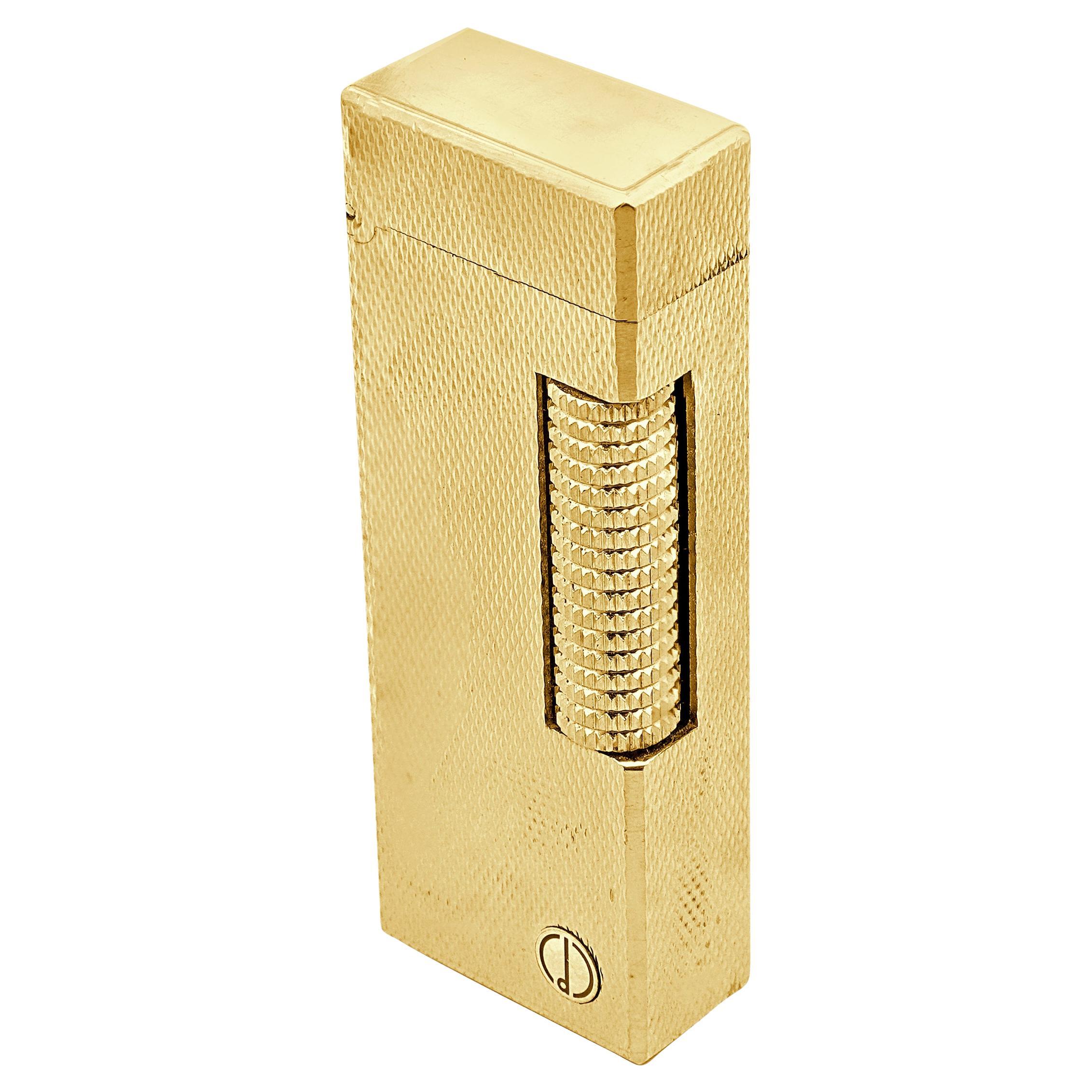 Briquet "Rollagas" plaqué or jaune de Dunhill en vente