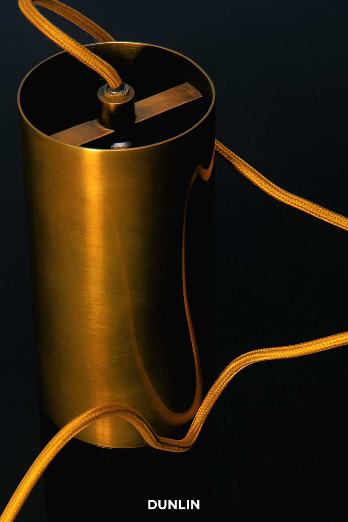DUNLIN Mott St lampe à suspension, laiton brut terni en vente 4