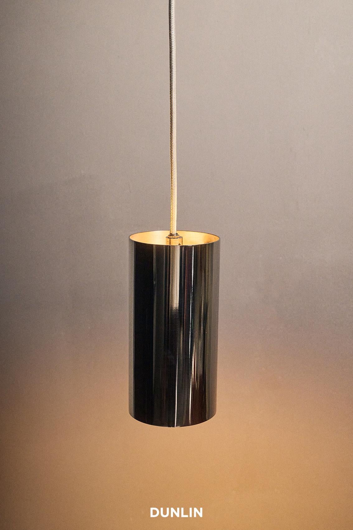 DUNLIN Mott St lampe à suspension, laiton brut terni Neuf - En vente à Sydney, AU