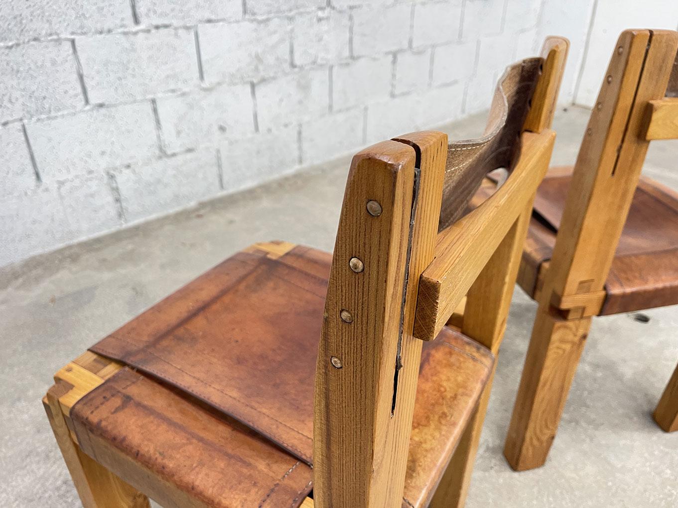 Milieu du XXe siècle Duo de chaises S11 Pierre Chapo en vente