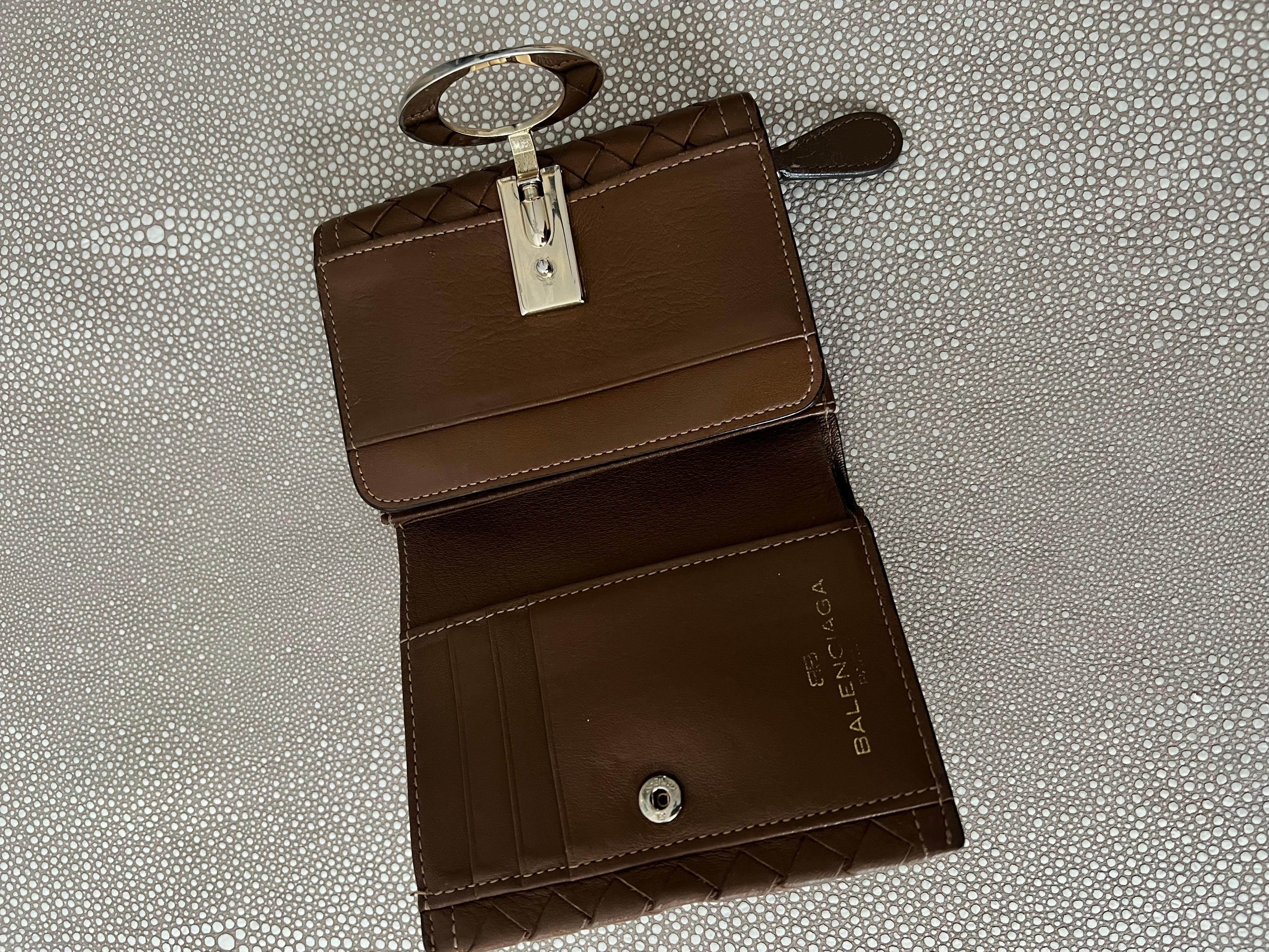 Duo Fold Balenciaga Brieftasche mit Messingverschluss (Italienisch) im Angebot