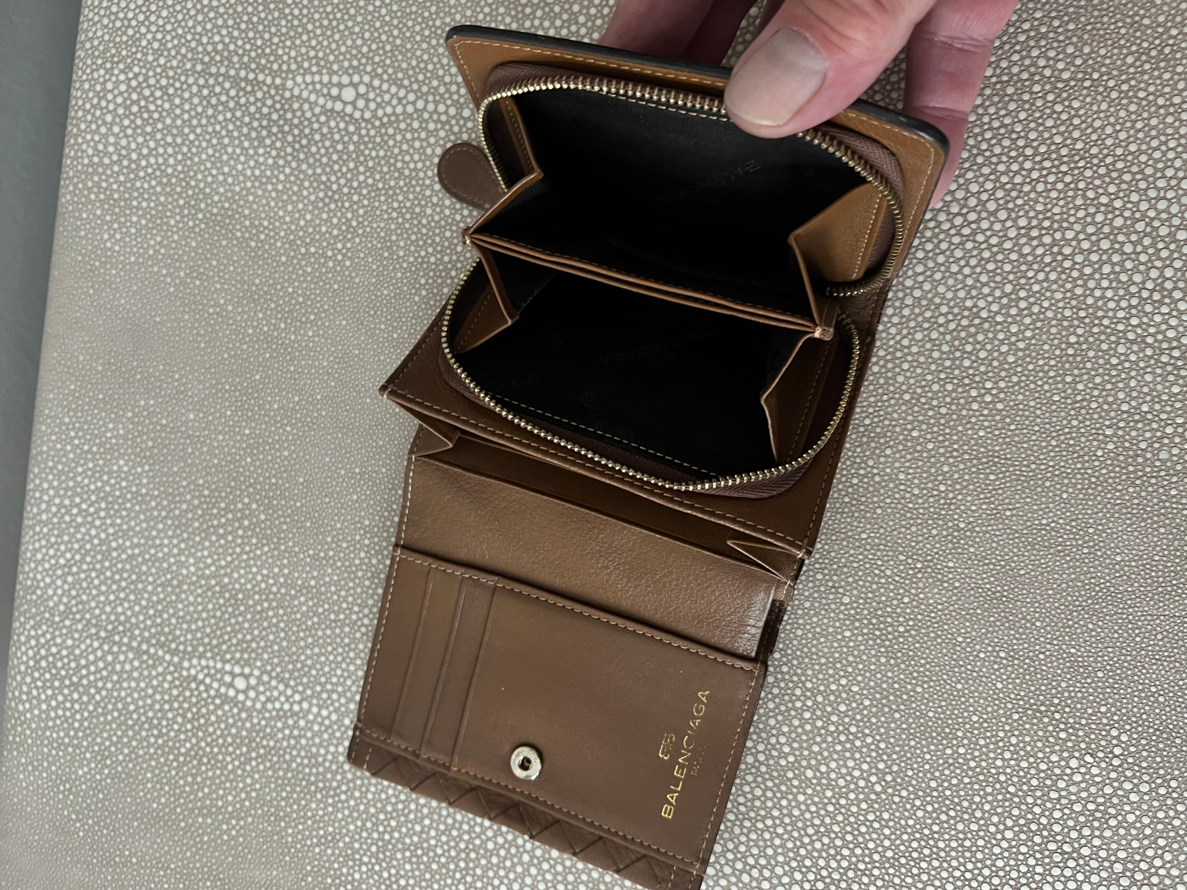 Duo Fold Balenciaga Wallet With Brass Closure In Good Condition For Sale In Los Angeles, CA