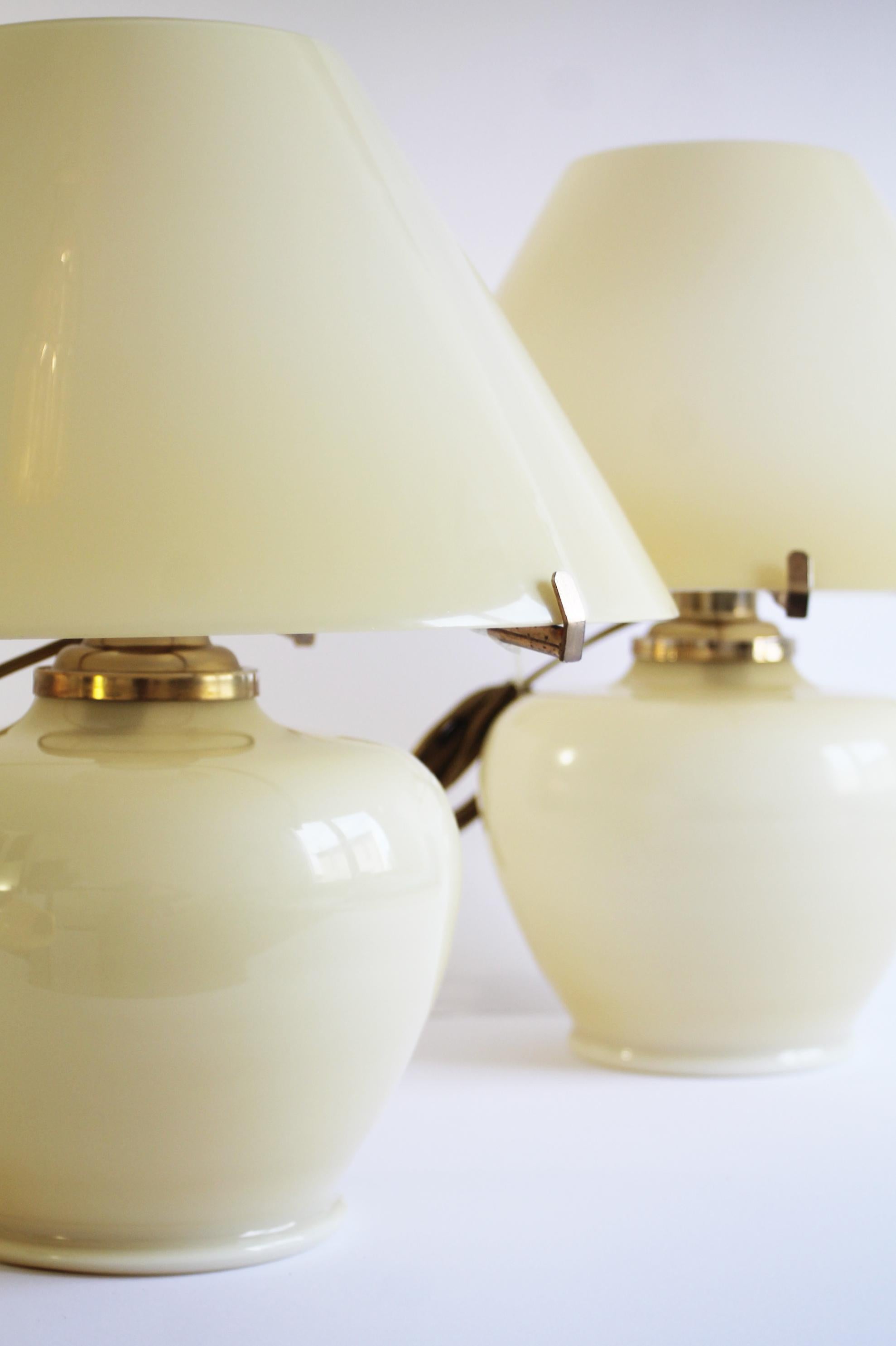 Late 20th Century DUO - Mid-Century Murano (43hx38d cm) Vetreria Lag S.R.L (VM004) opaline glass. For Sale