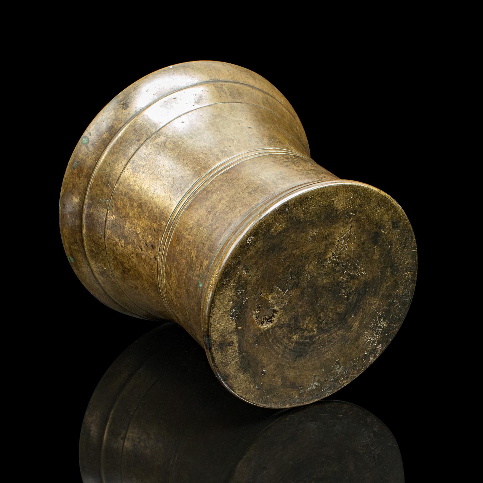 XVIII secolo Duo di mortai antichi, pestello, inglese, bronzo, ausilio per speziali, primo georgiano in vendita