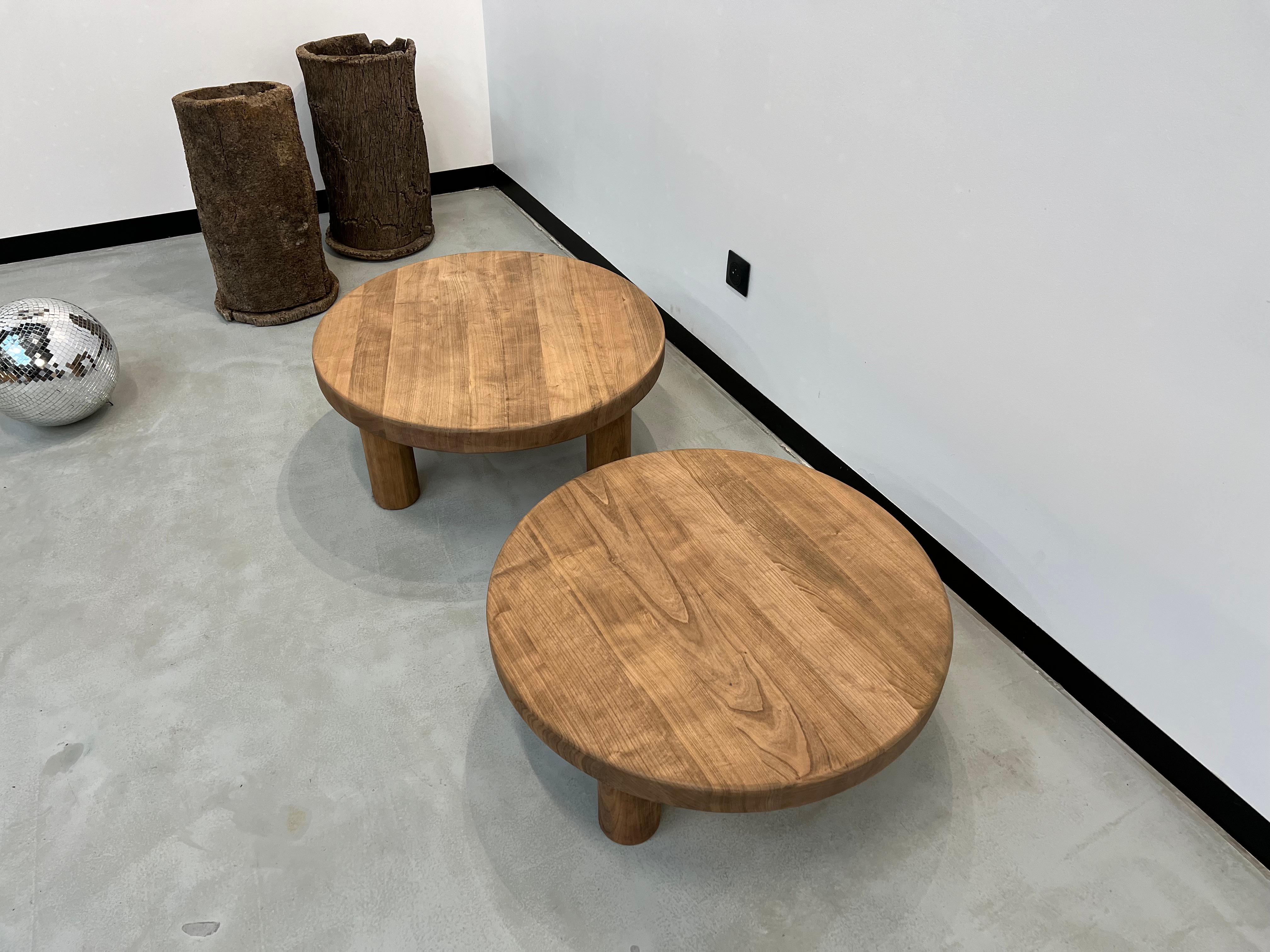 Duo of mid century circular coffee tables In Good Condition In LYON, FR