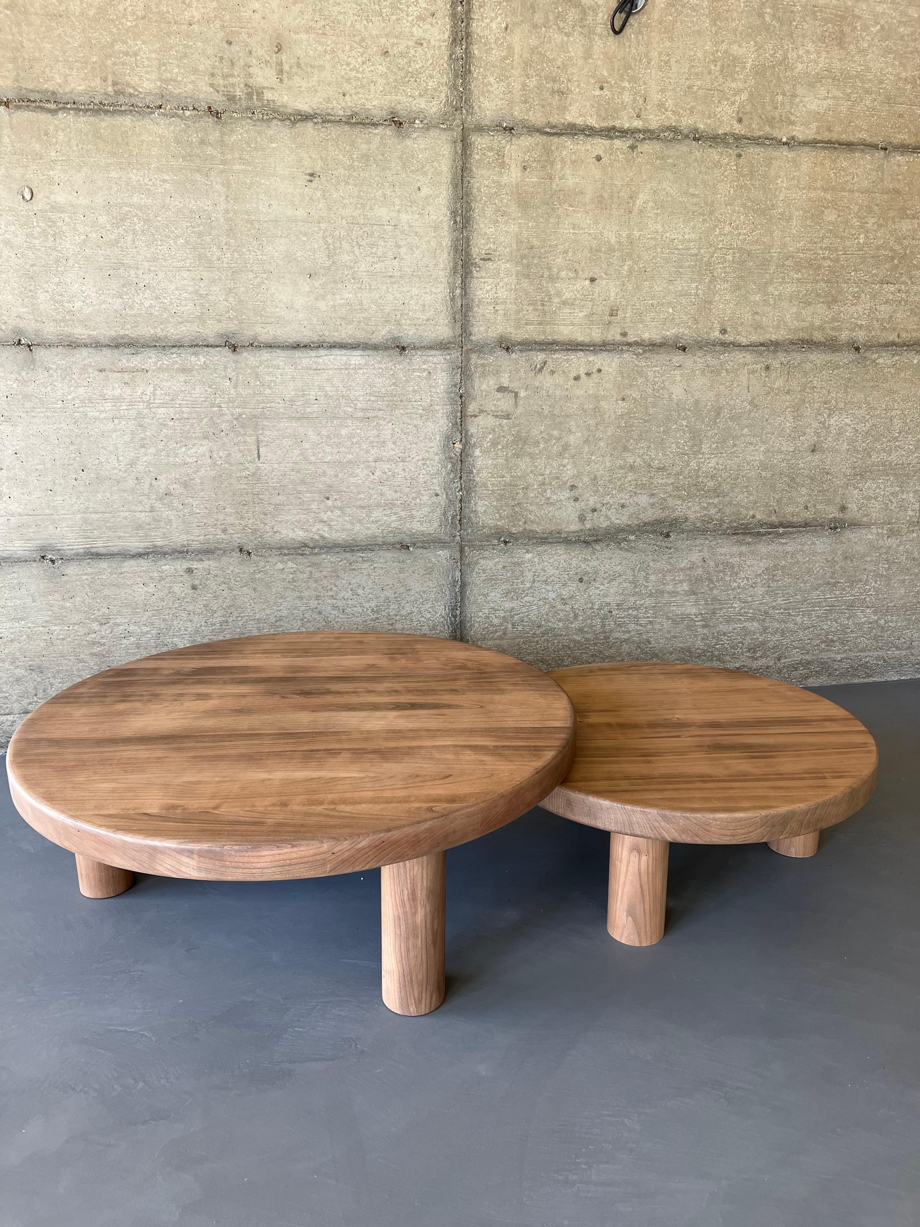Duo of Mid-Century Style Coffee Tables in Solid Cherry Wood In Excellent Condition In LYON, FR