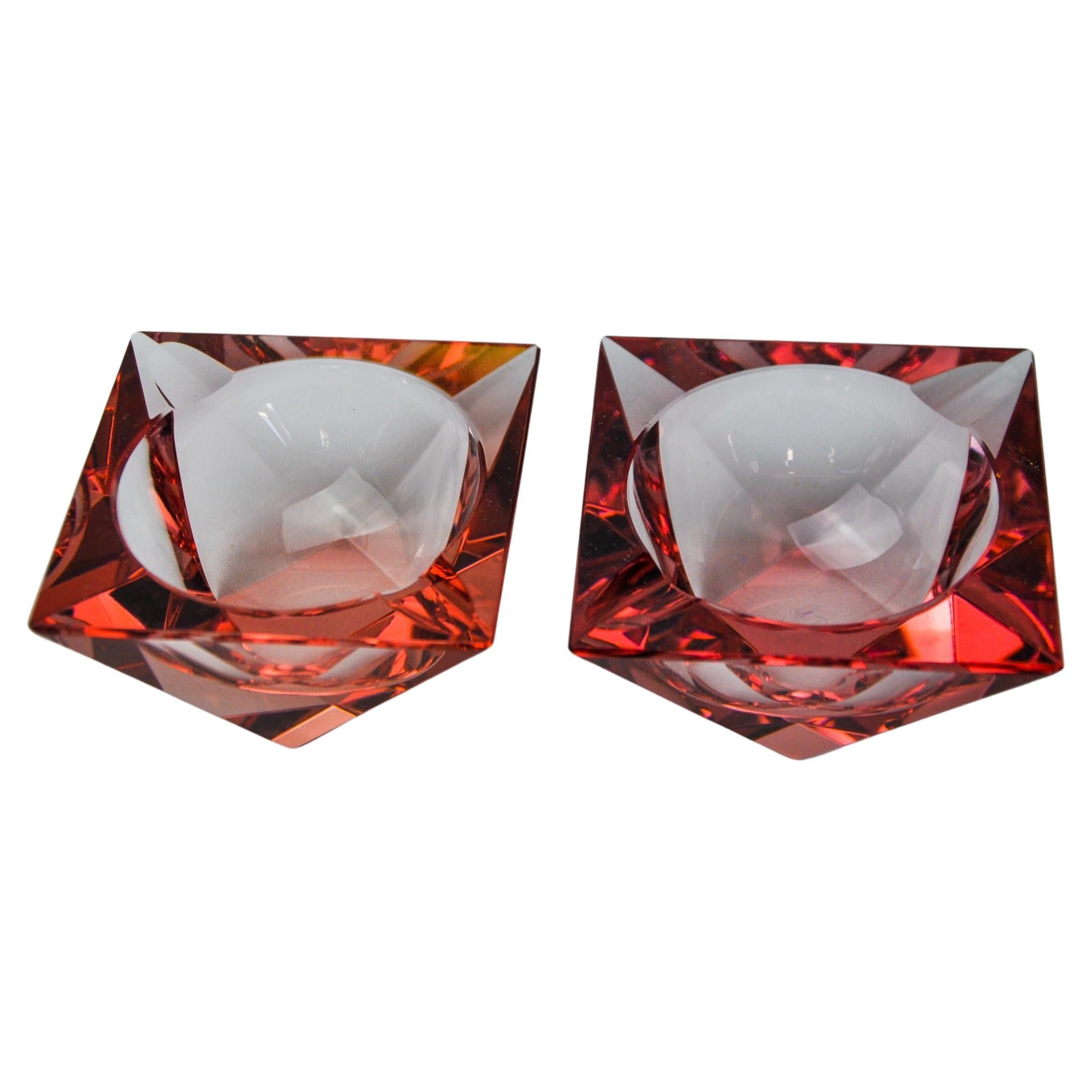 Duo of pink faceted ashtrays by Seguso, Murano, Italy, 1970 For Sale