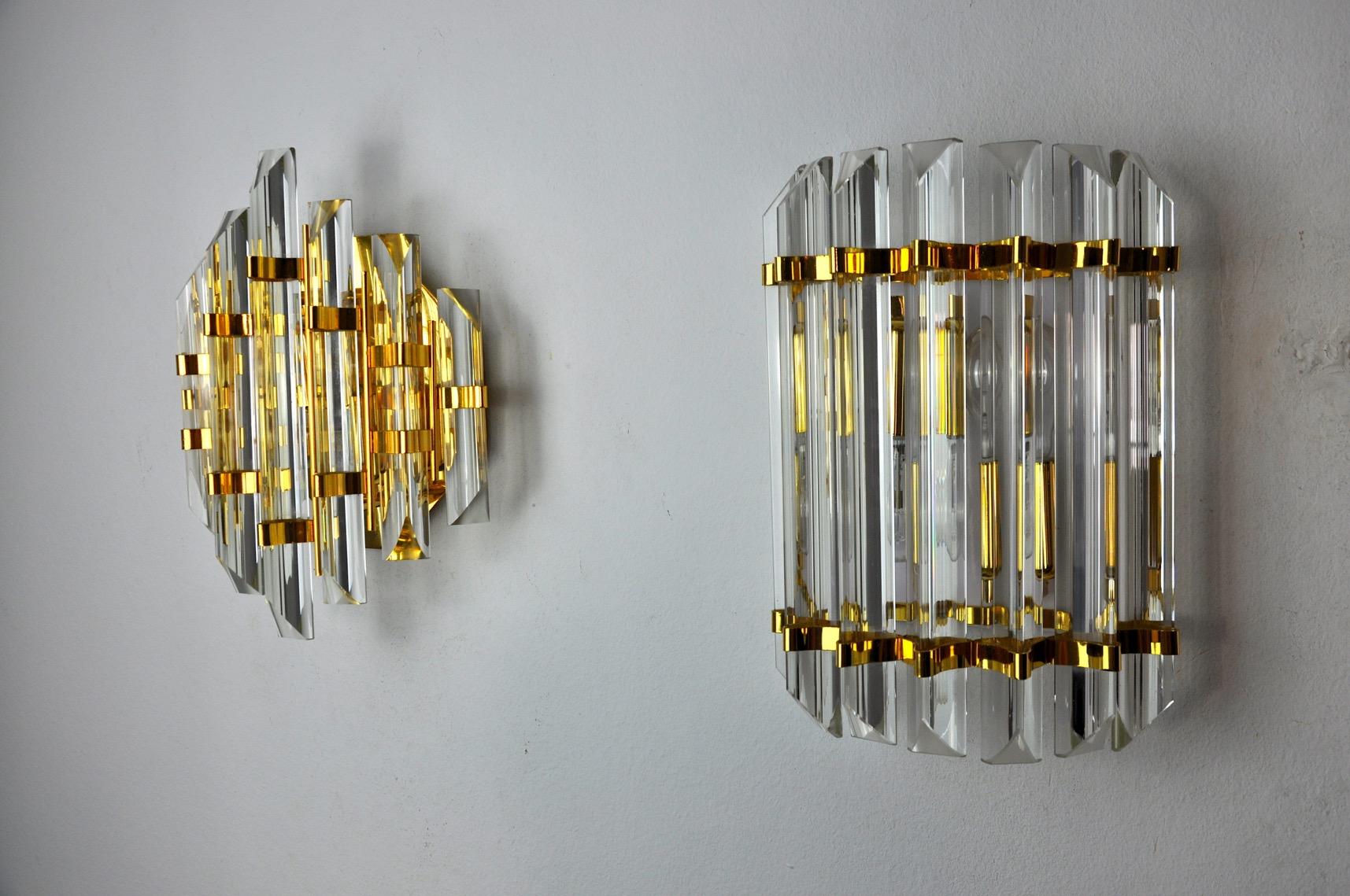 Italian Duo of Venini Wall Lamps, Murano, Cut Glass, Italy, circa 1970 For Sale