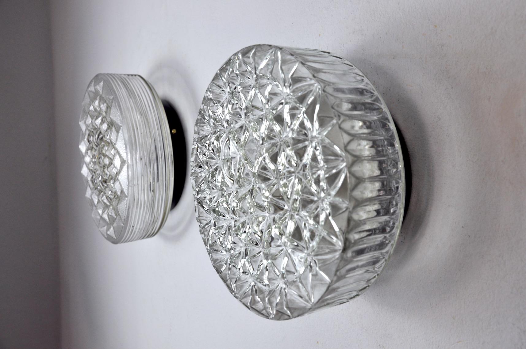 Hollywood Regency Duo of Wall Lamps Peris Andreu, Cut Glass, Spain, 1970 For Sale