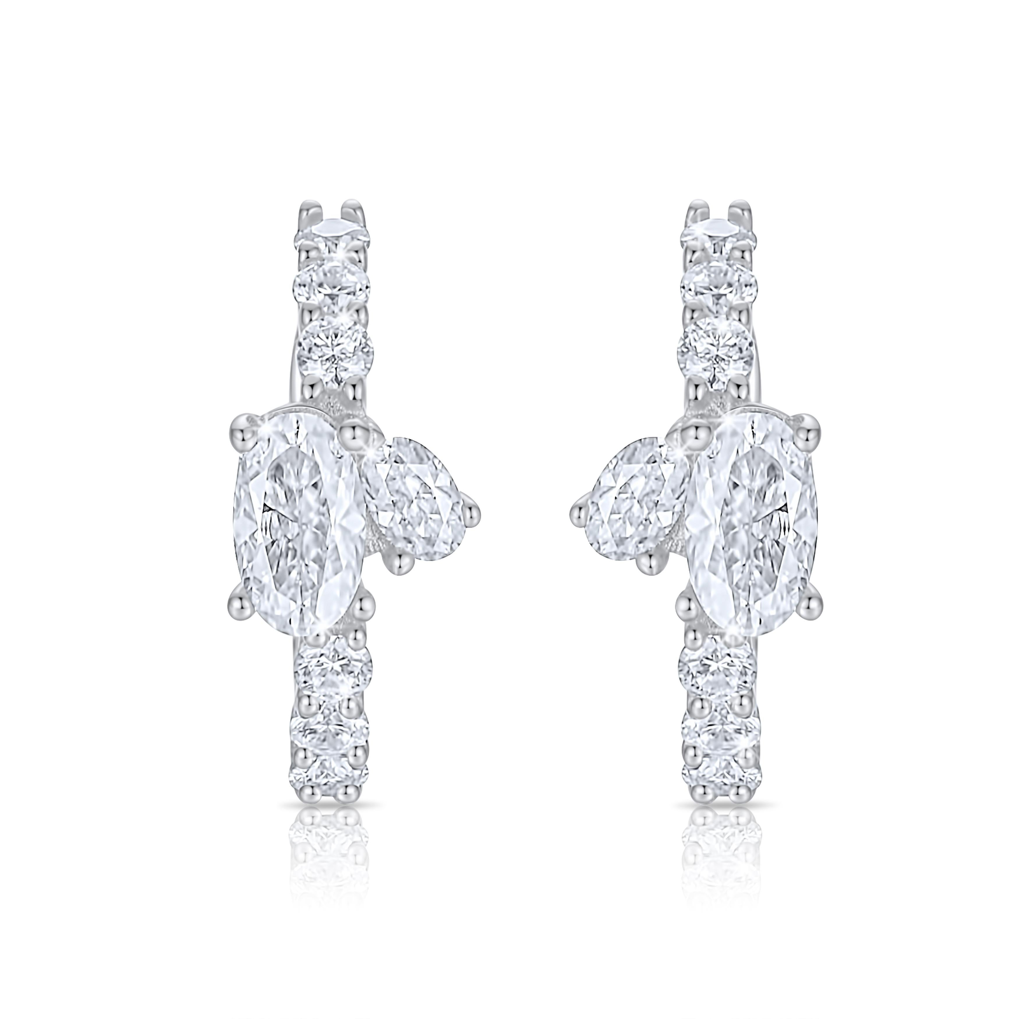 Duo Oval Cut 14K White Gold Ear Cuff Earrings In New Condition For Sale In Los Angeles, CA