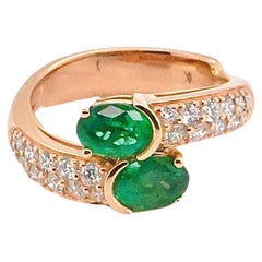 Duo Ring of Emeralds and 0.870 Carat Diamonds on 18-Carat Pink Gold