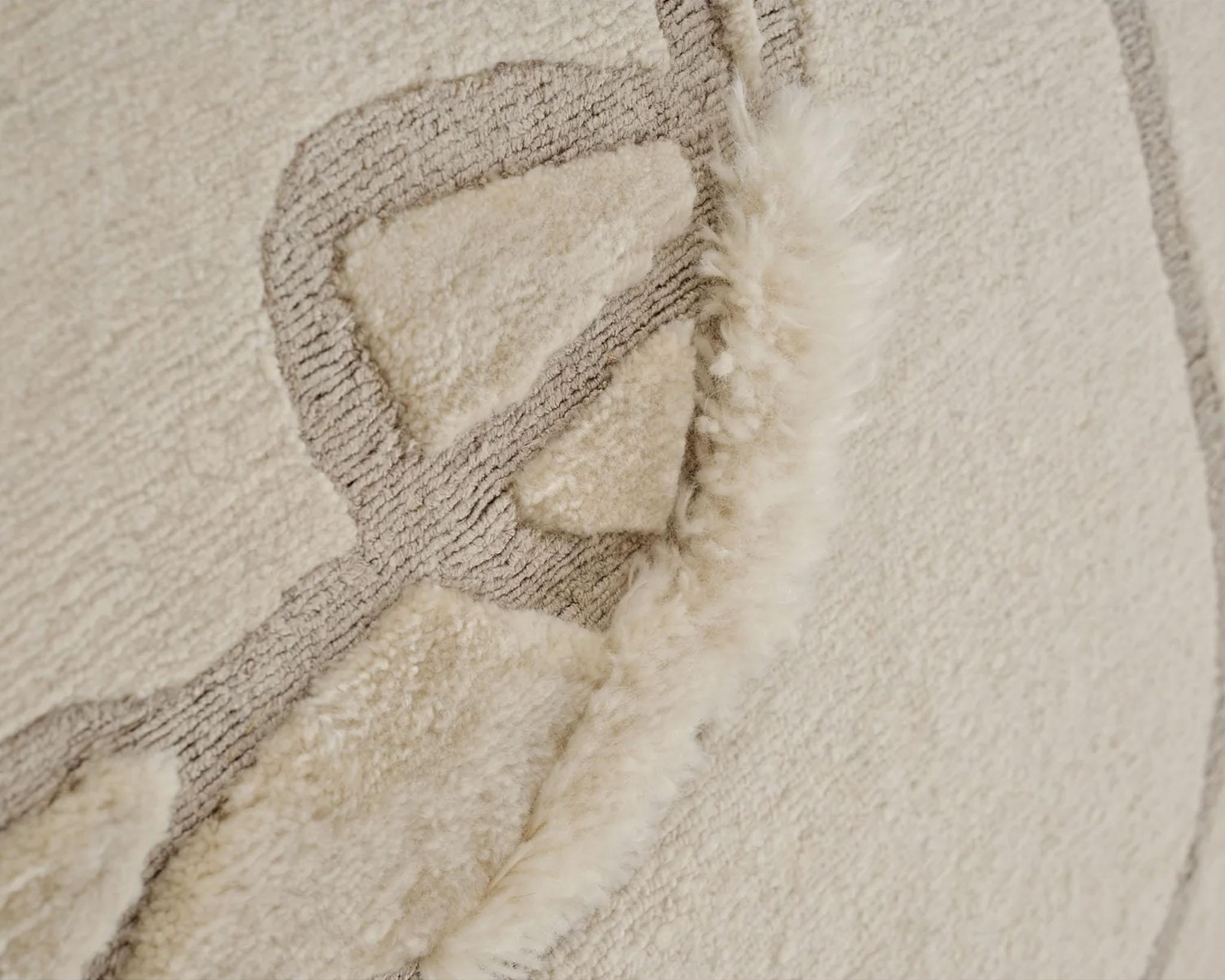 Handgefertigter Teppich „Duo Self“ von Linie Design, 190 cm, Wolle, Leinen, Mohair und Seide (Skandinavische Moderne) im Angebot