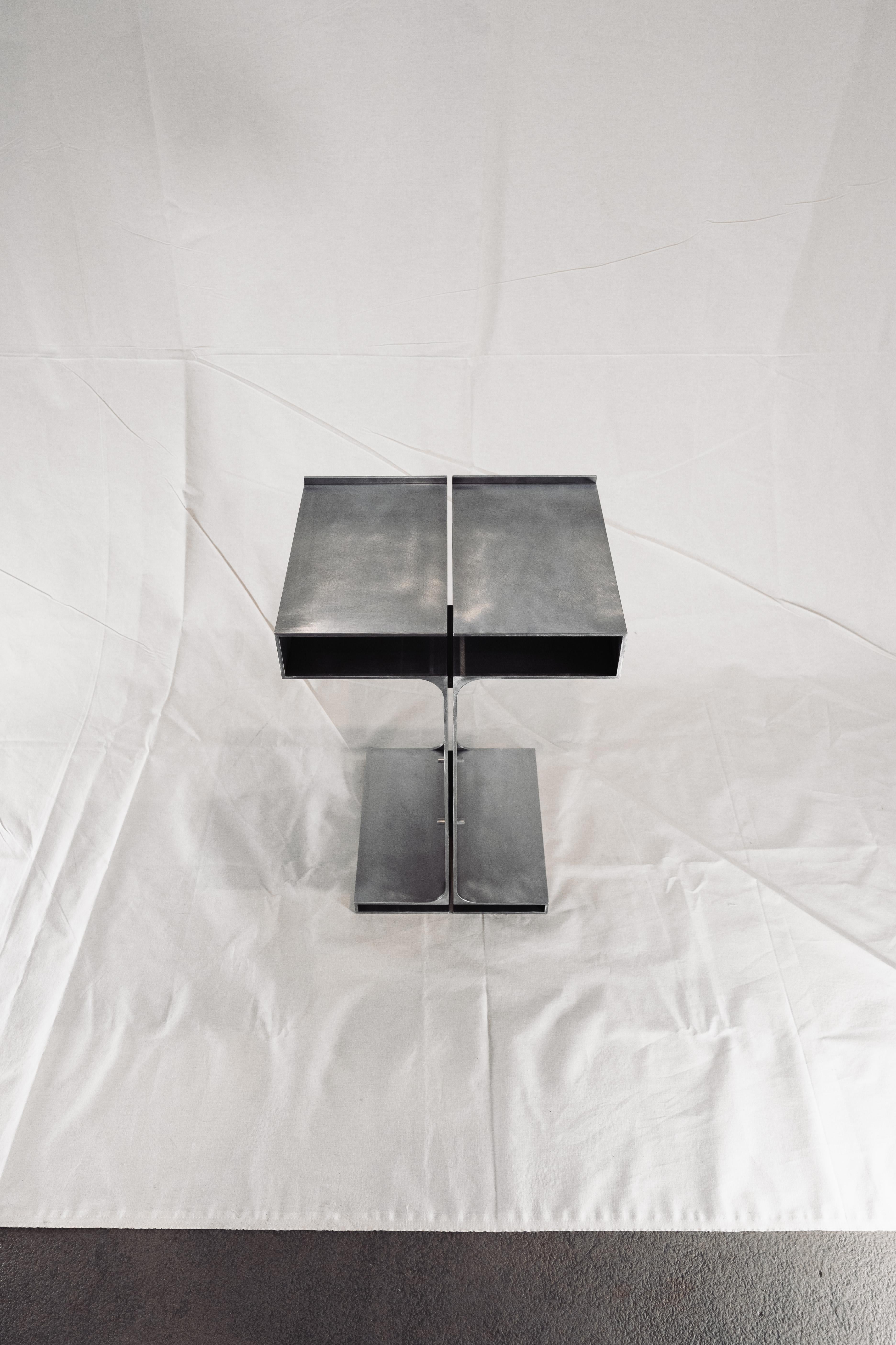 Acier Table d'appoint Duo Simplicia de Justus Knut Schomann en vente