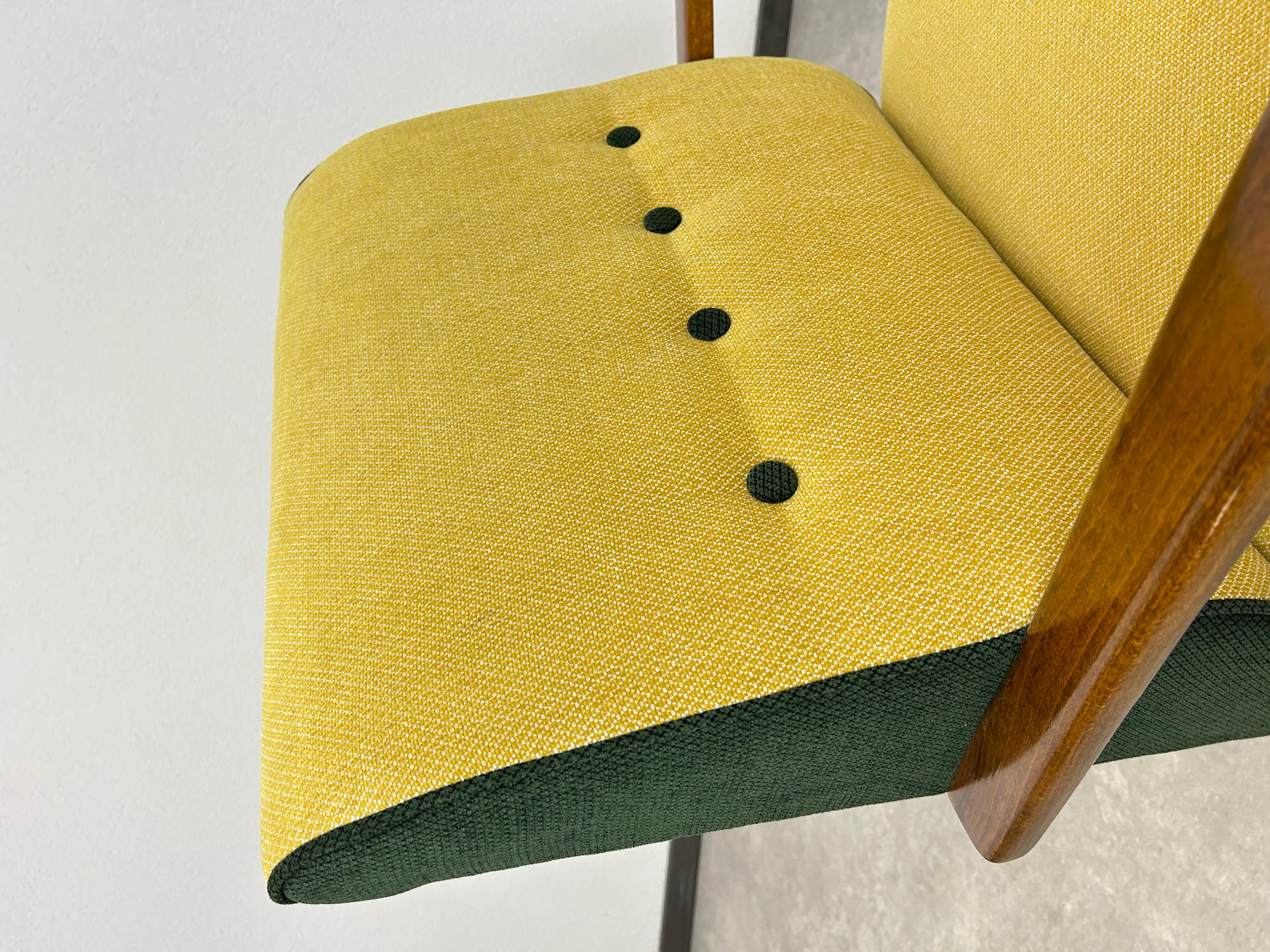 Tessuto Poltrone Duocolor di Jindřich Halabala in vendita