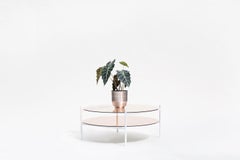 Table basse circulaire Duotone, cadre blanc / verre rose / miroir rose