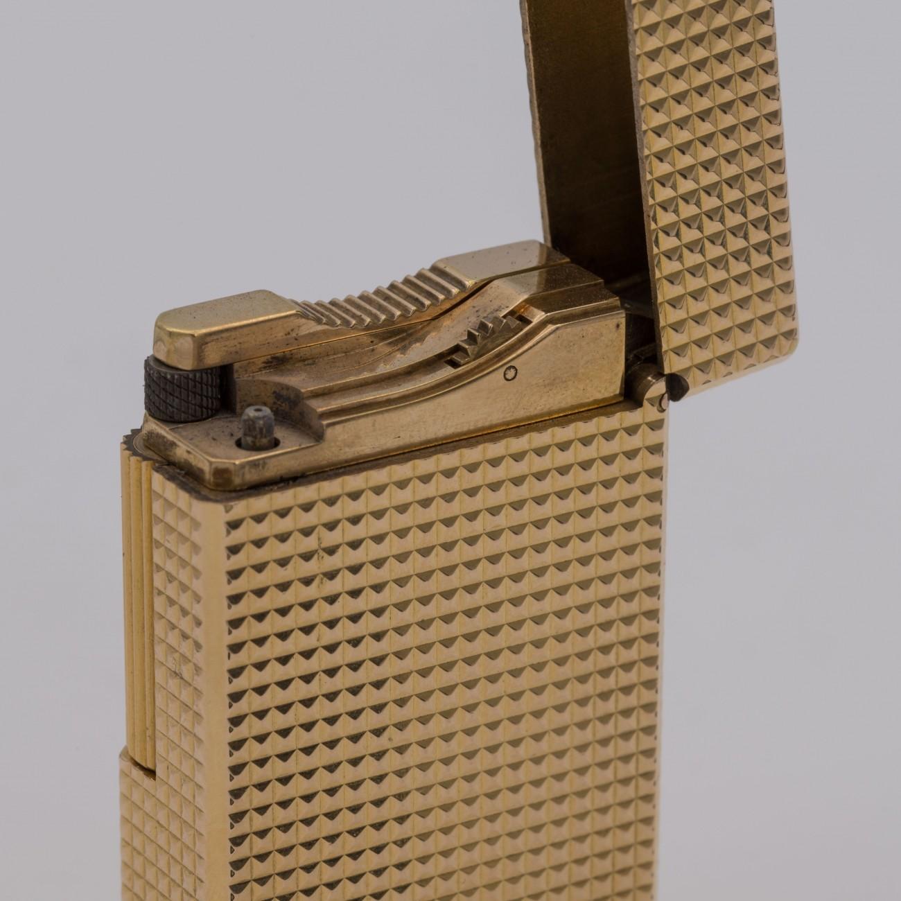 Briquet de poche Dupont plaqué or, vers 1975 12