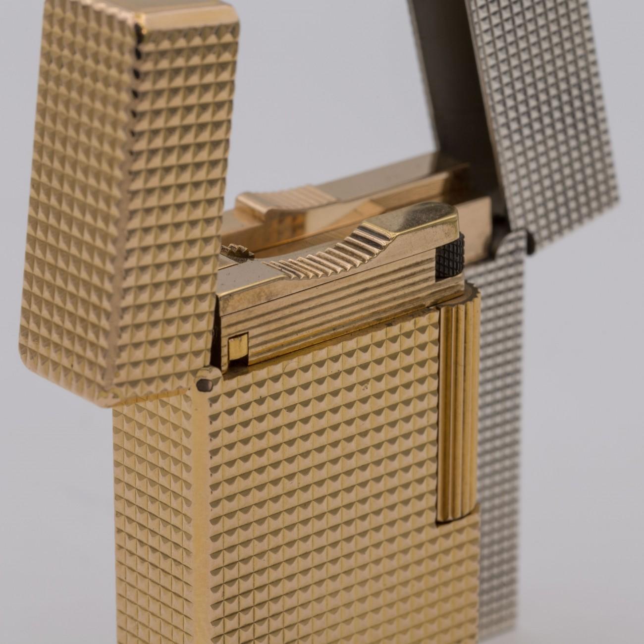 Briquet de poche Dupont plaqué or, vers 1975 13