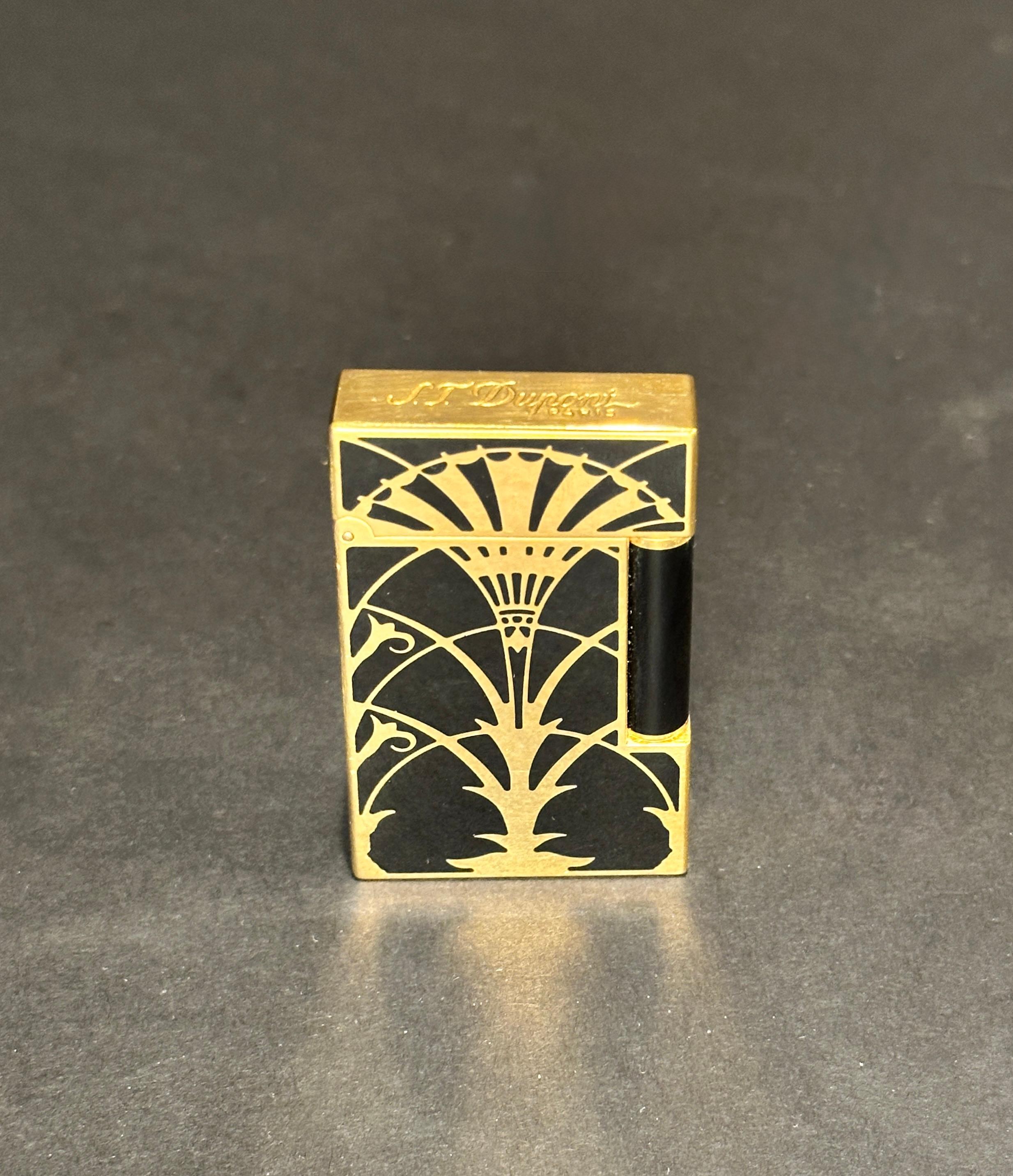 Lacquered Dupont Ligne 2 Lacquer American Art Deco (Chrysler Building) Lighter For Sale