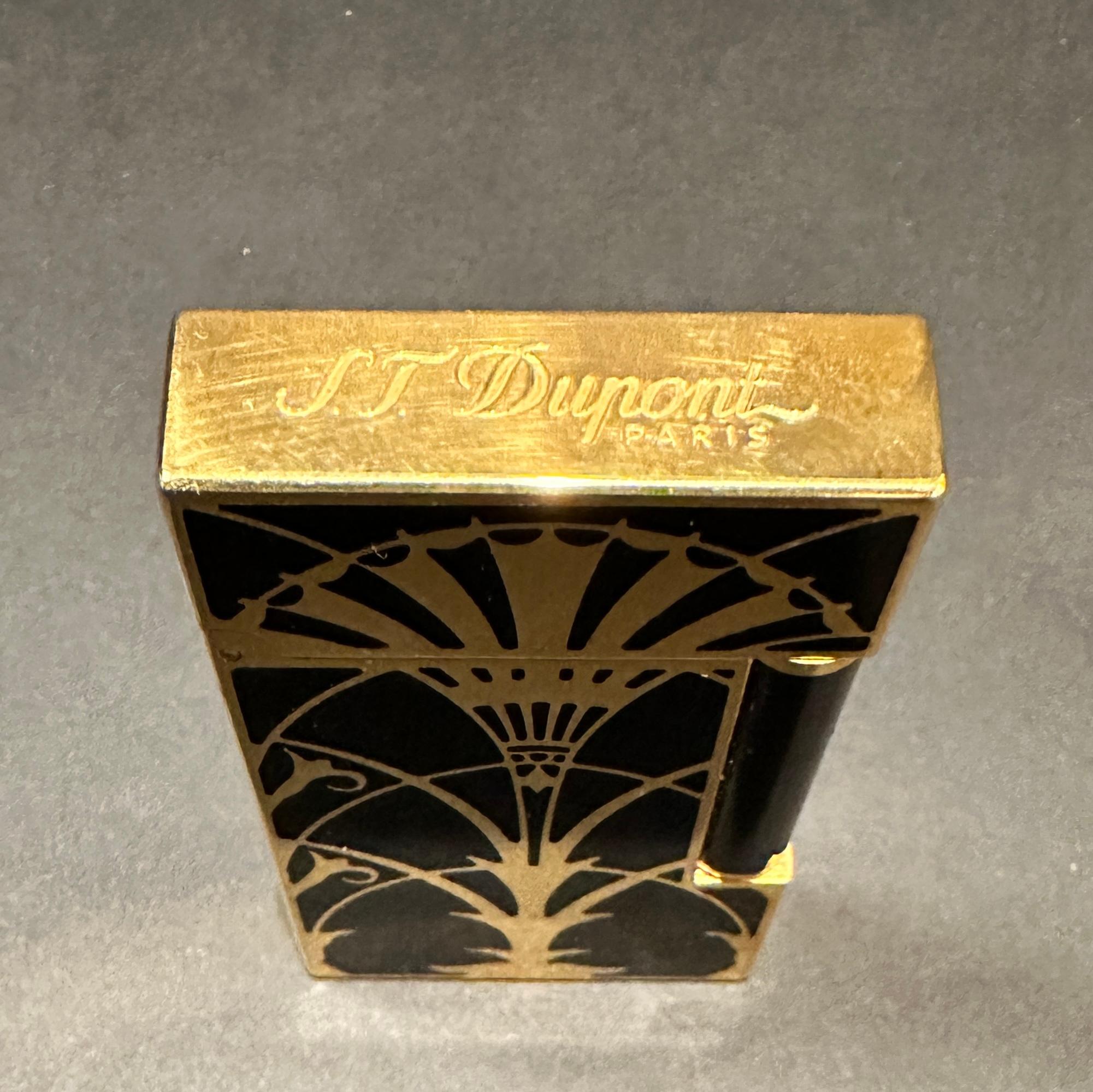 Gold Plate Dupont Ligne 2 Lacquer American Art Deco (Chrysler Building) Lighter For Sale