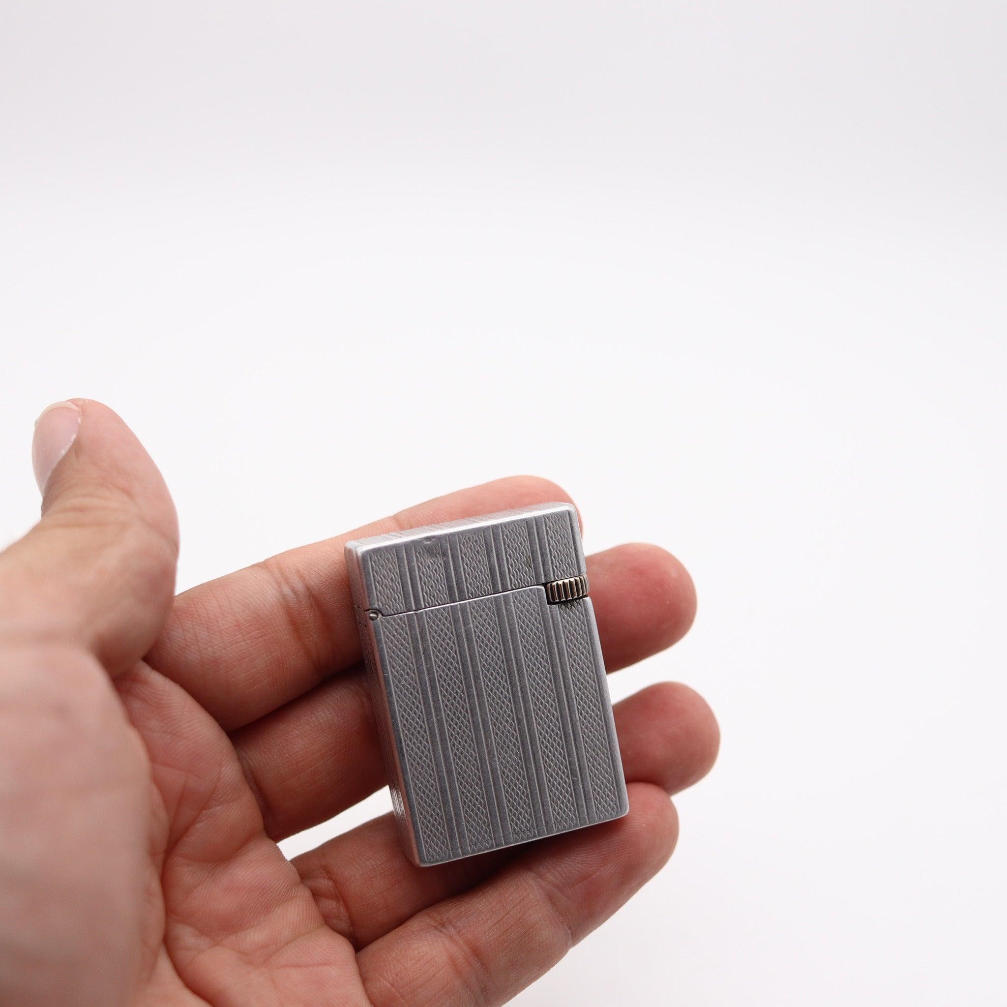 DUPONT Paris 1940-1945 Deco Petrol Pocket Lighter In Solid Aluminum In Excellent Condition For Sale In Miami, FL